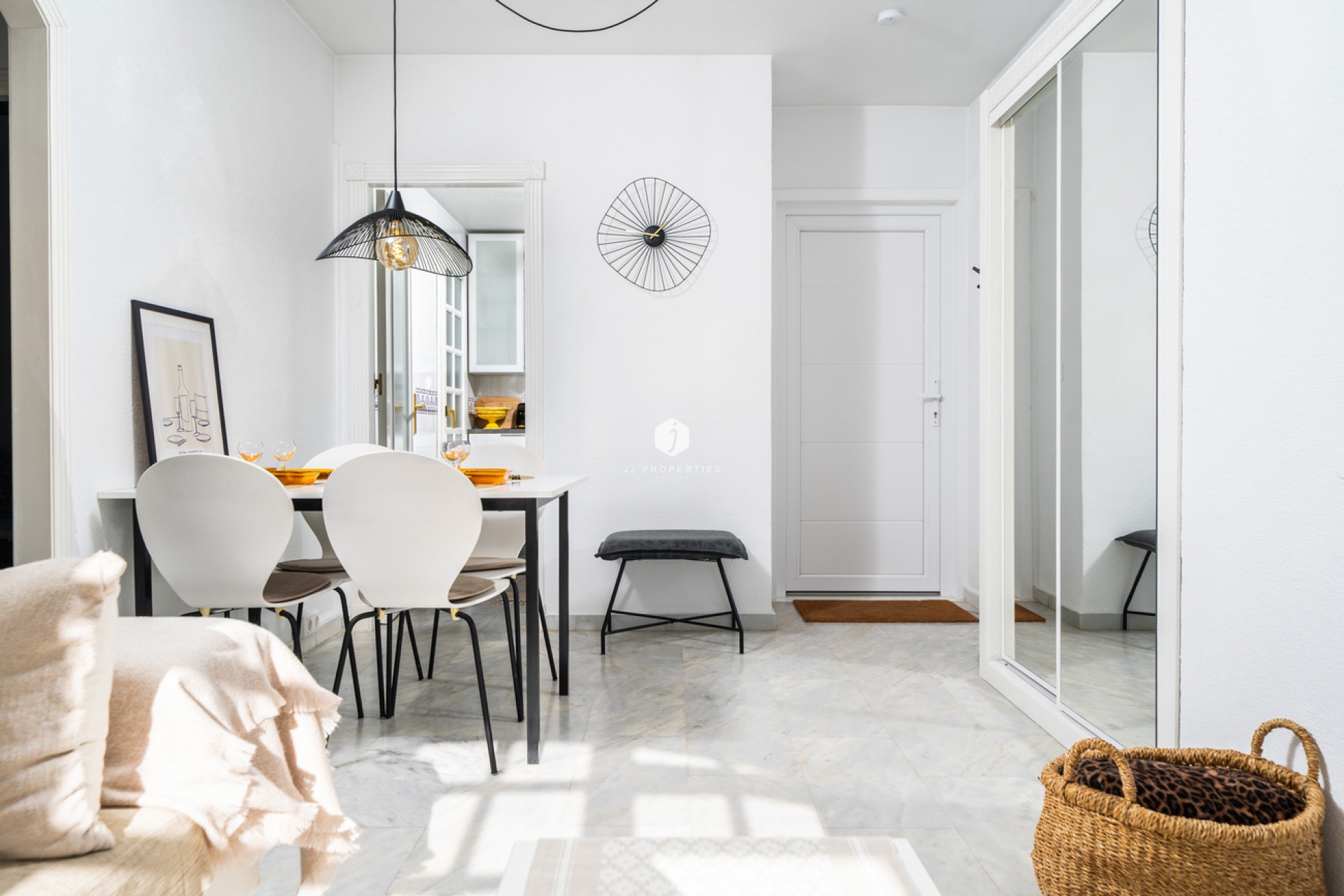 Segunda mano - Apartamento / piso -
Torrevieja - aguas nuevas
