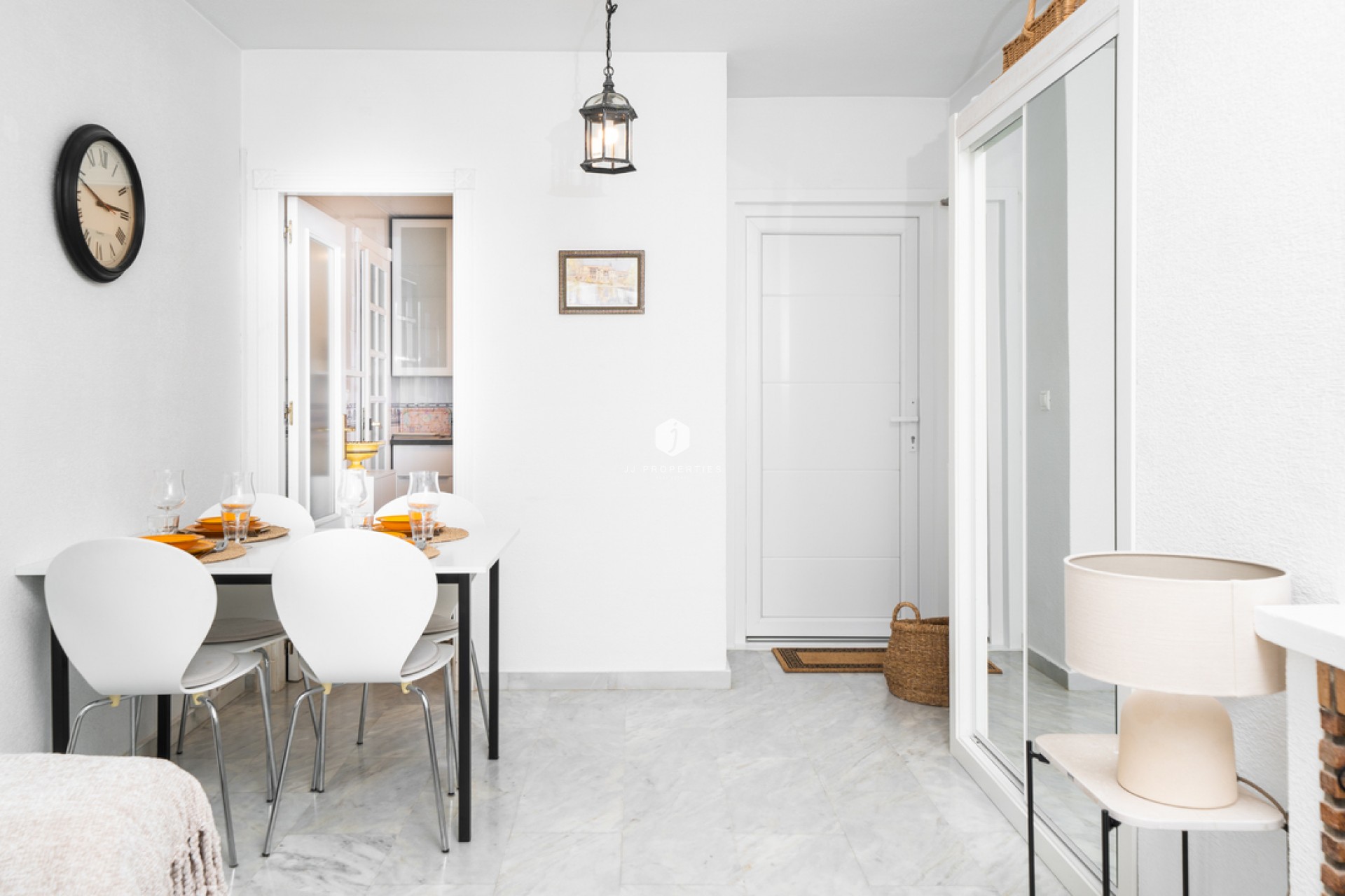 Segunda mano - Apartamento / piso -
Torrevieja - aguas nuevas