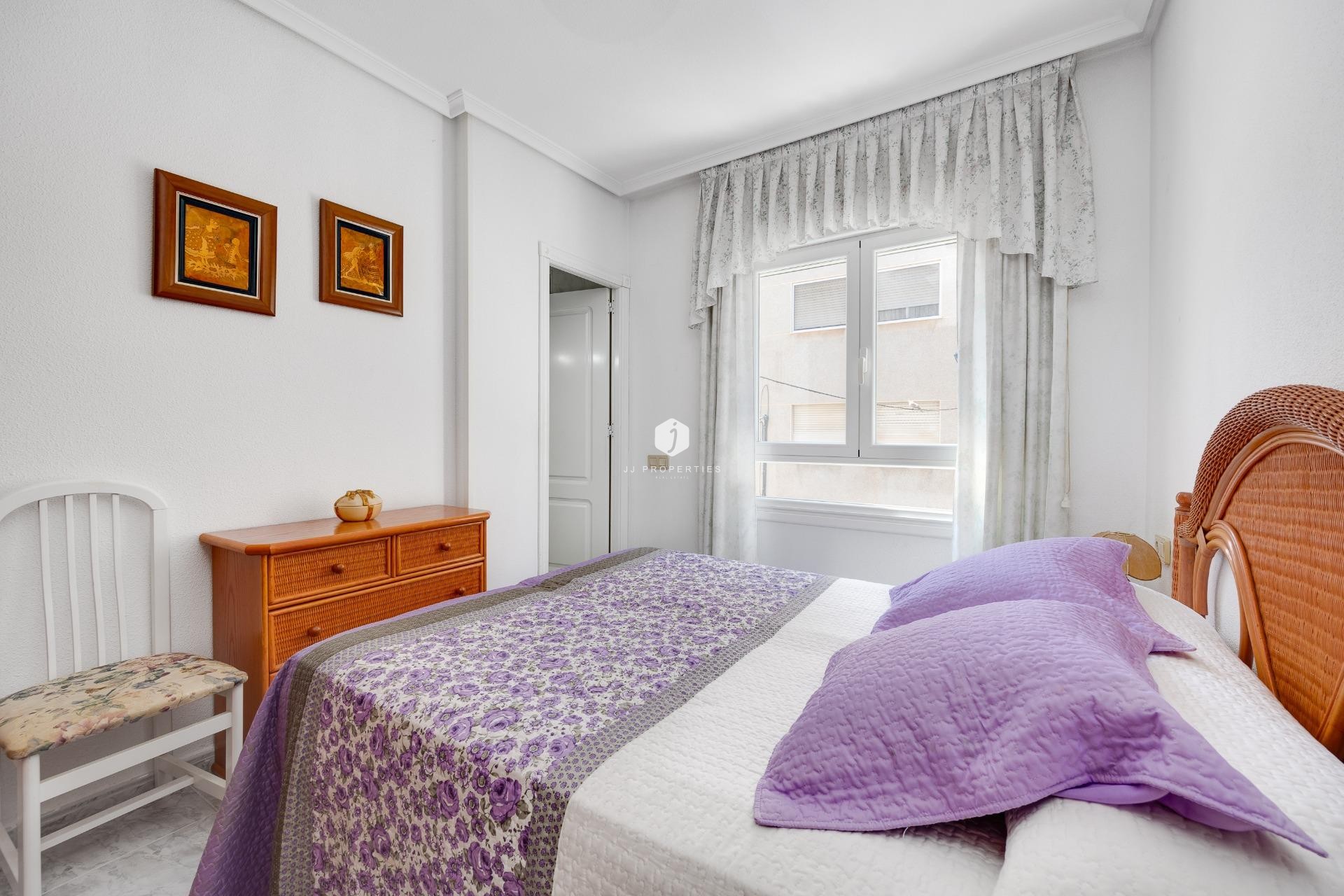 Segunda mano - Apartamento / piso -
Torrevieja - Antonio Machado
