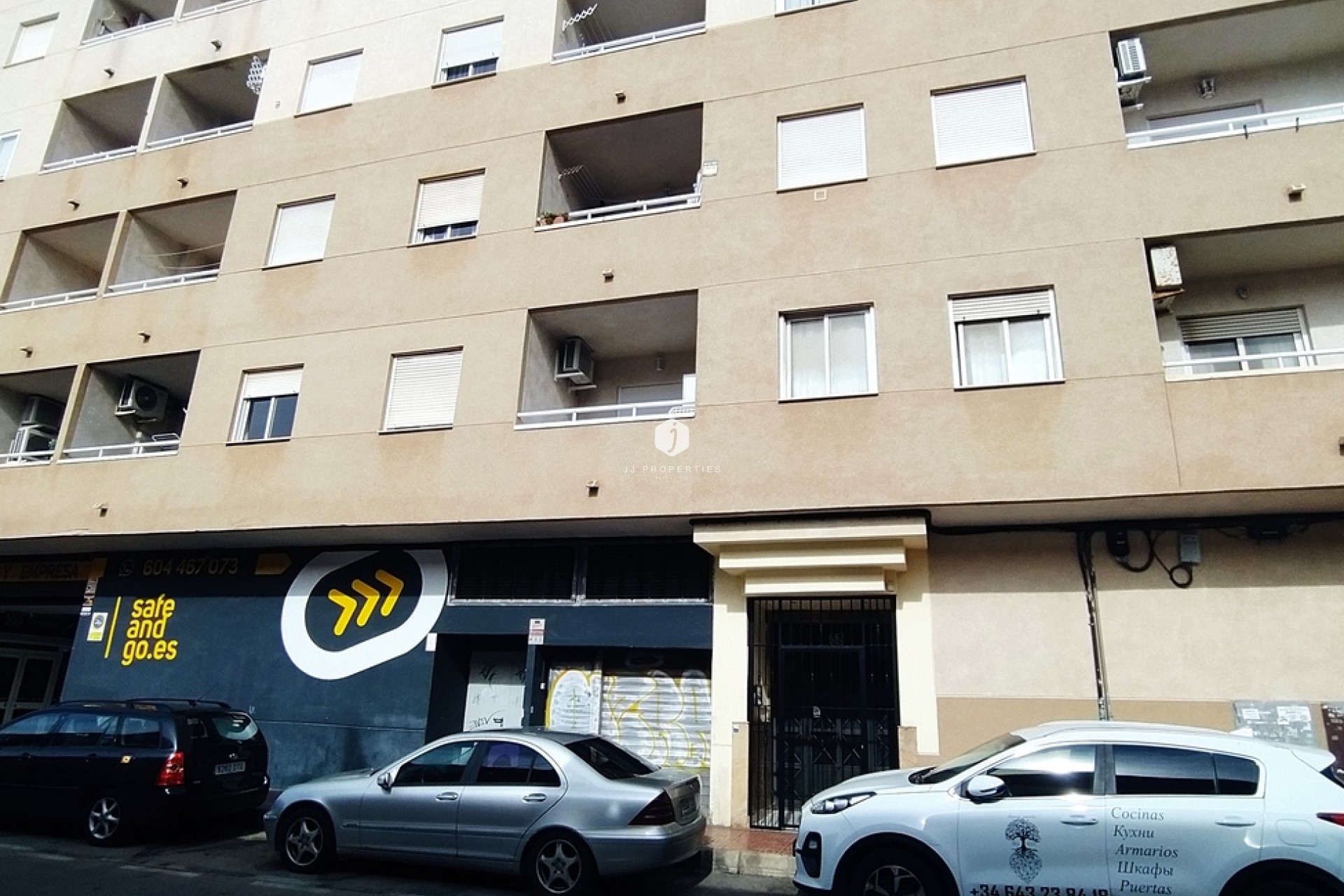 Segunda mano - Apartamento / piso -
Torrevieja - CASCO URBANO