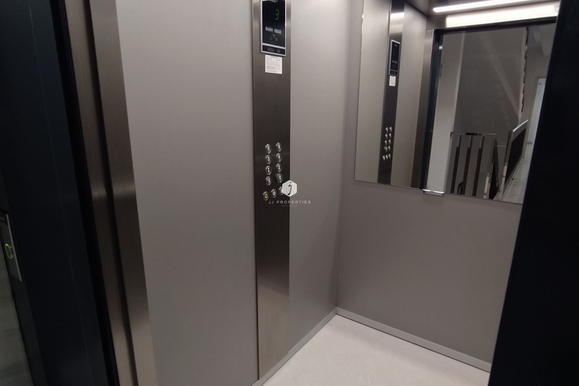 Segunda mano - Apartamento / piso -
Torrevieja - CENTRE PLAYA DEL CURA LAS PISCINAS