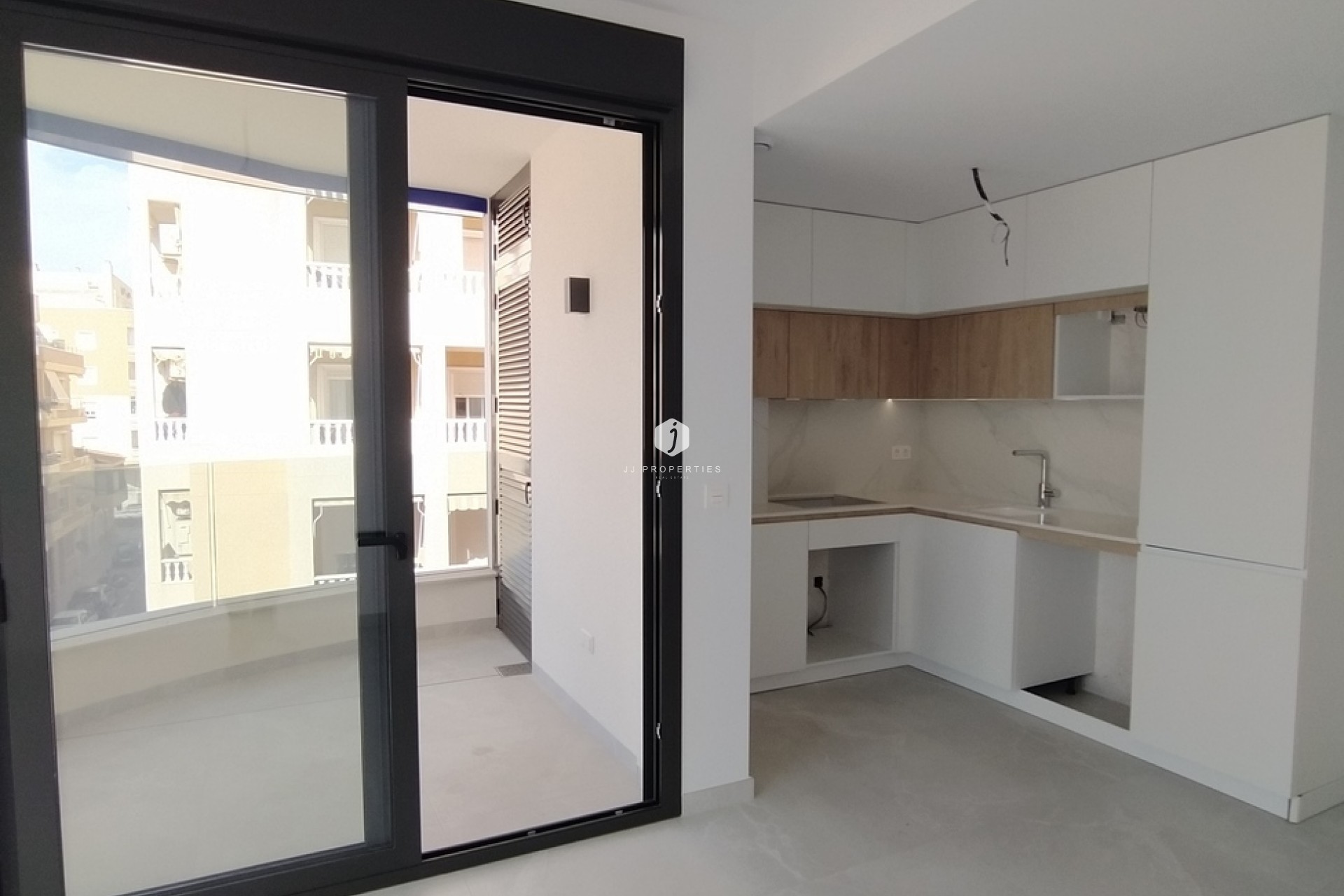 Segunda mano - Apartamento / piso -
Torrevieja - CENTRE PLAYA DEL CURA LAS PISCINAS