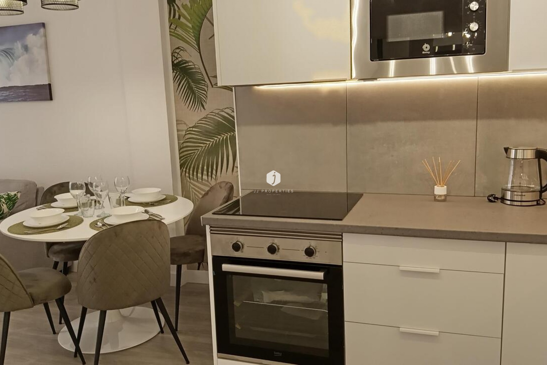 Segunda mano - Apartamento / piso -
Torrevieja - CENTRE