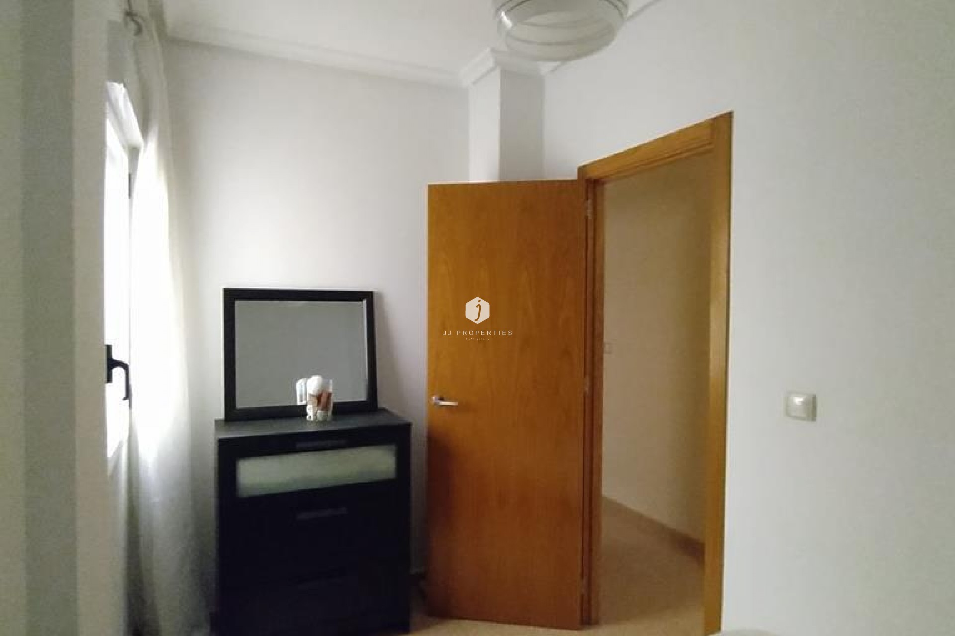 Segunda mano - Apartamento / piso -
Torrevieja - CENTRO CASCO URBANO