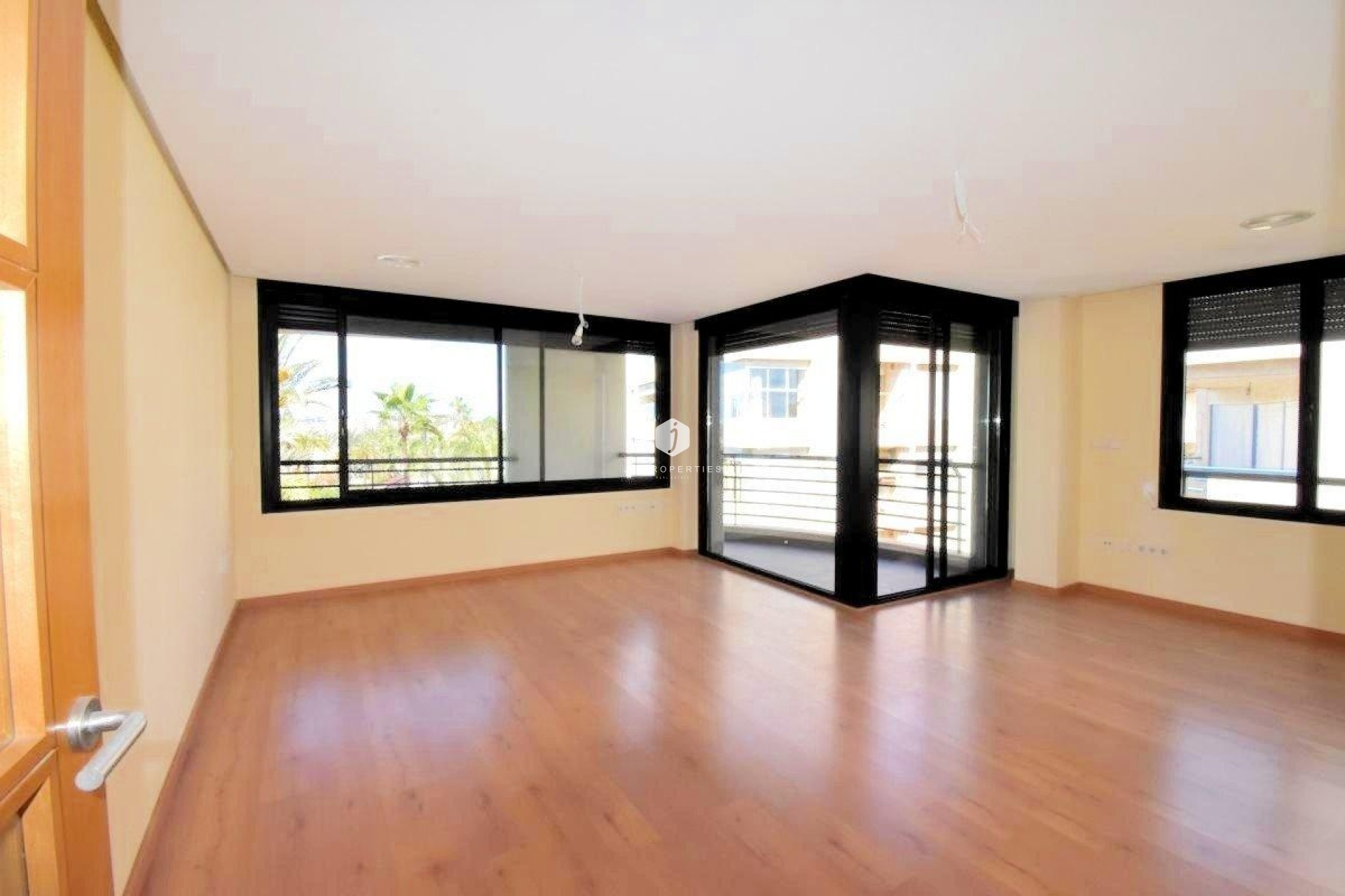 Segunda mano - Apartamento / piso -
Torrevieja - Centro - Muelle Pesquero