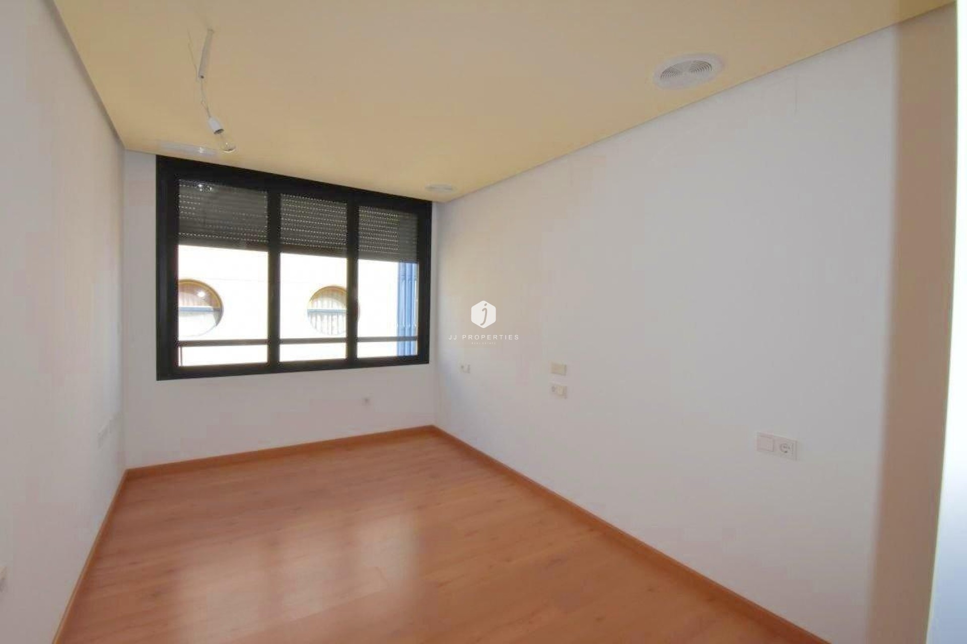 Segunda mano - Apartamento / piso -
Torrevieja - Centro - Muelle Pesquero