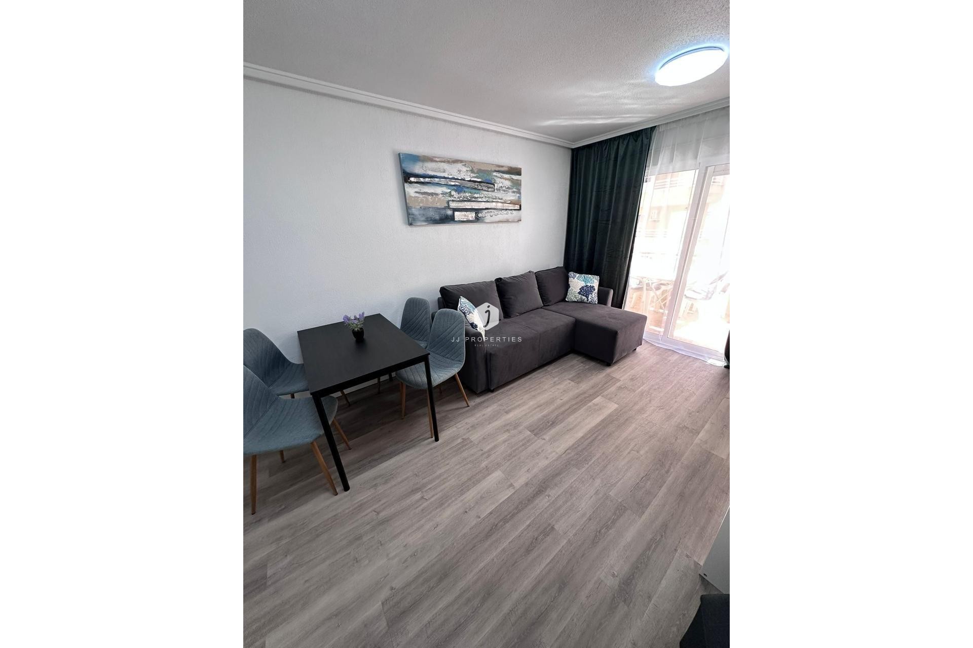 Segunda mano - Apartamento / piso -
Torrevieja - Centro - Muelle Pesquero