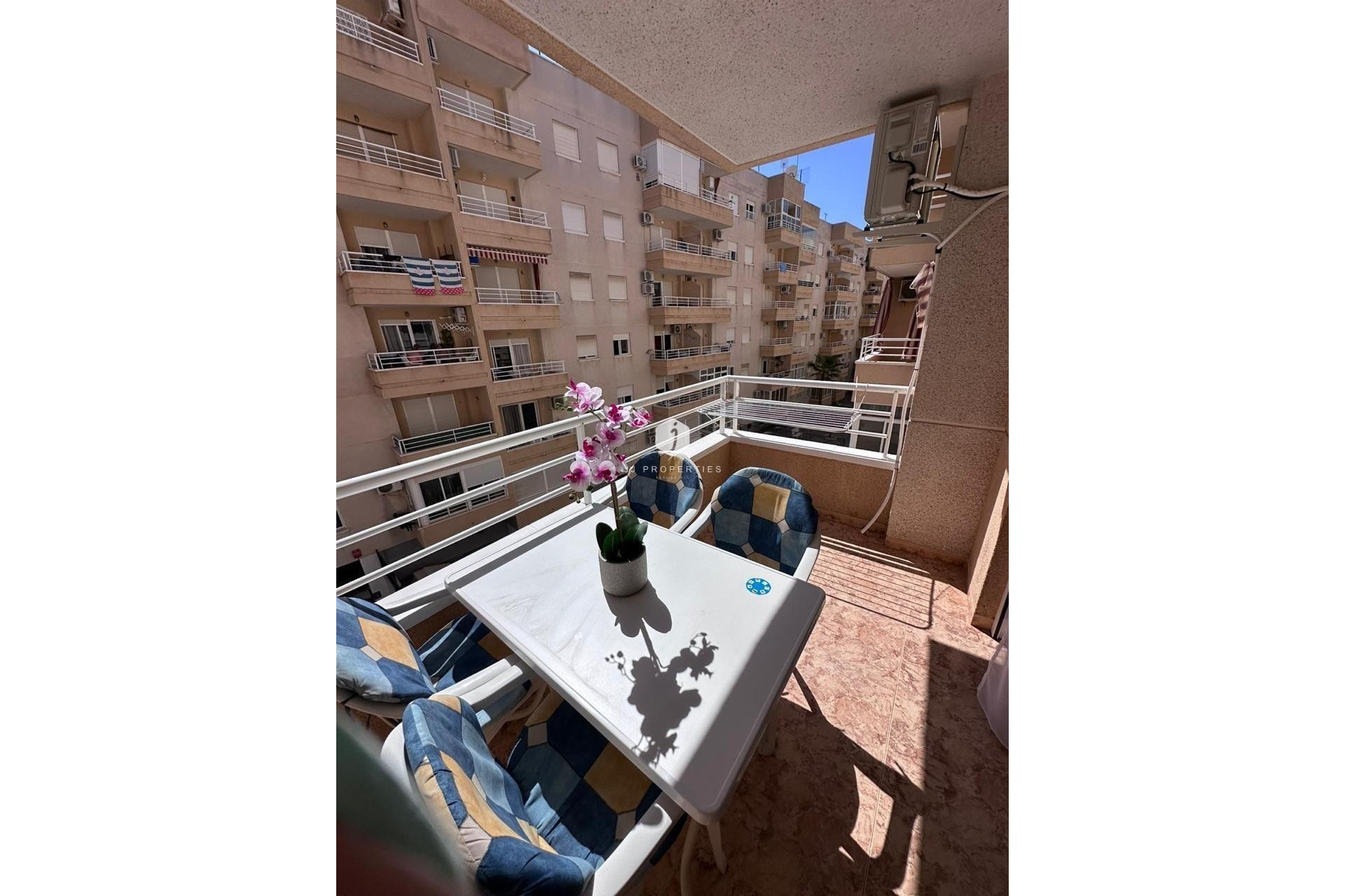 Segunda mano - Apartamento / piso -
Torrevieja - Centro - Muelle Pesquero