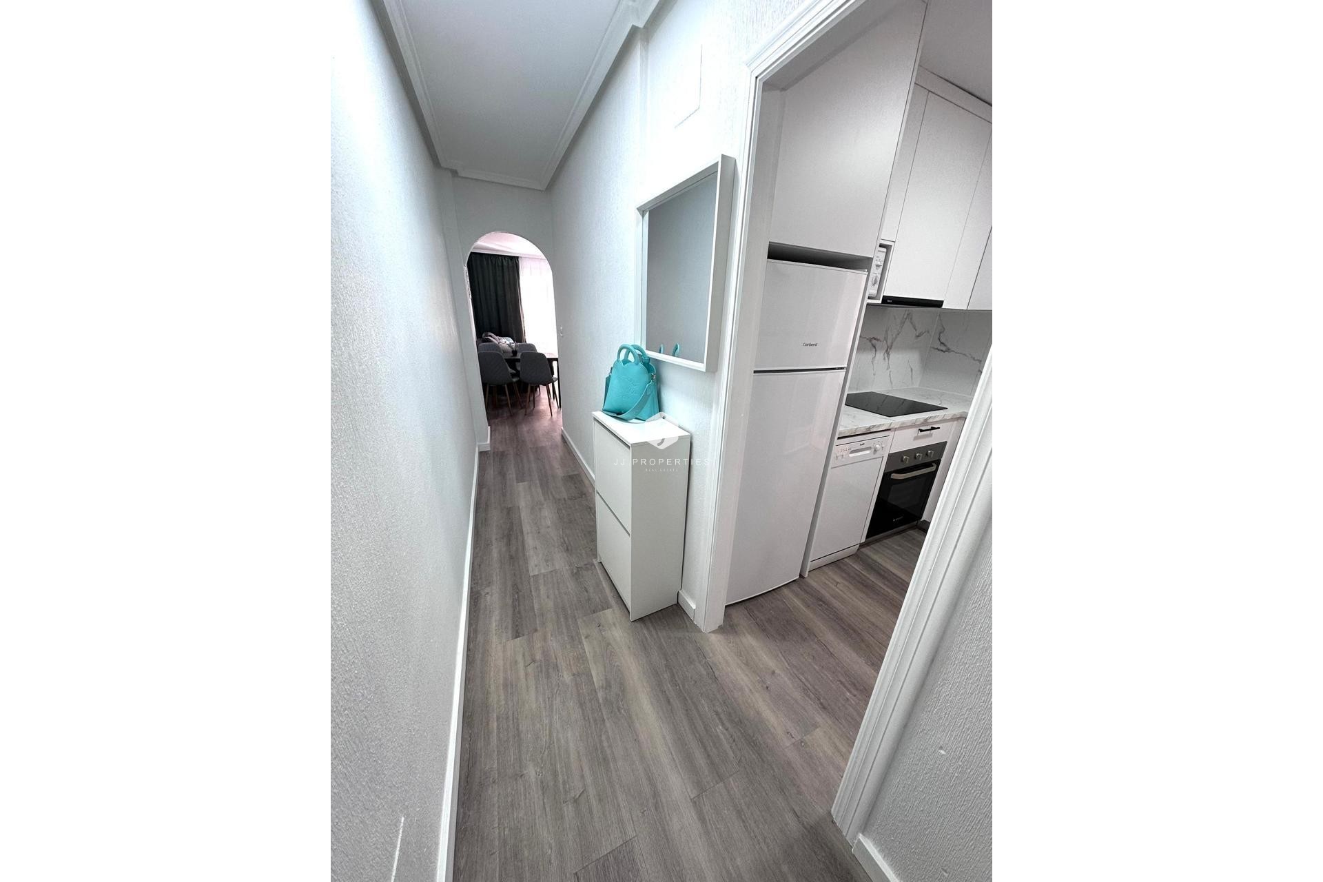 Segunda mano - Apartamento / piso -
Torrevieja - Centro - Muelle Pesquero