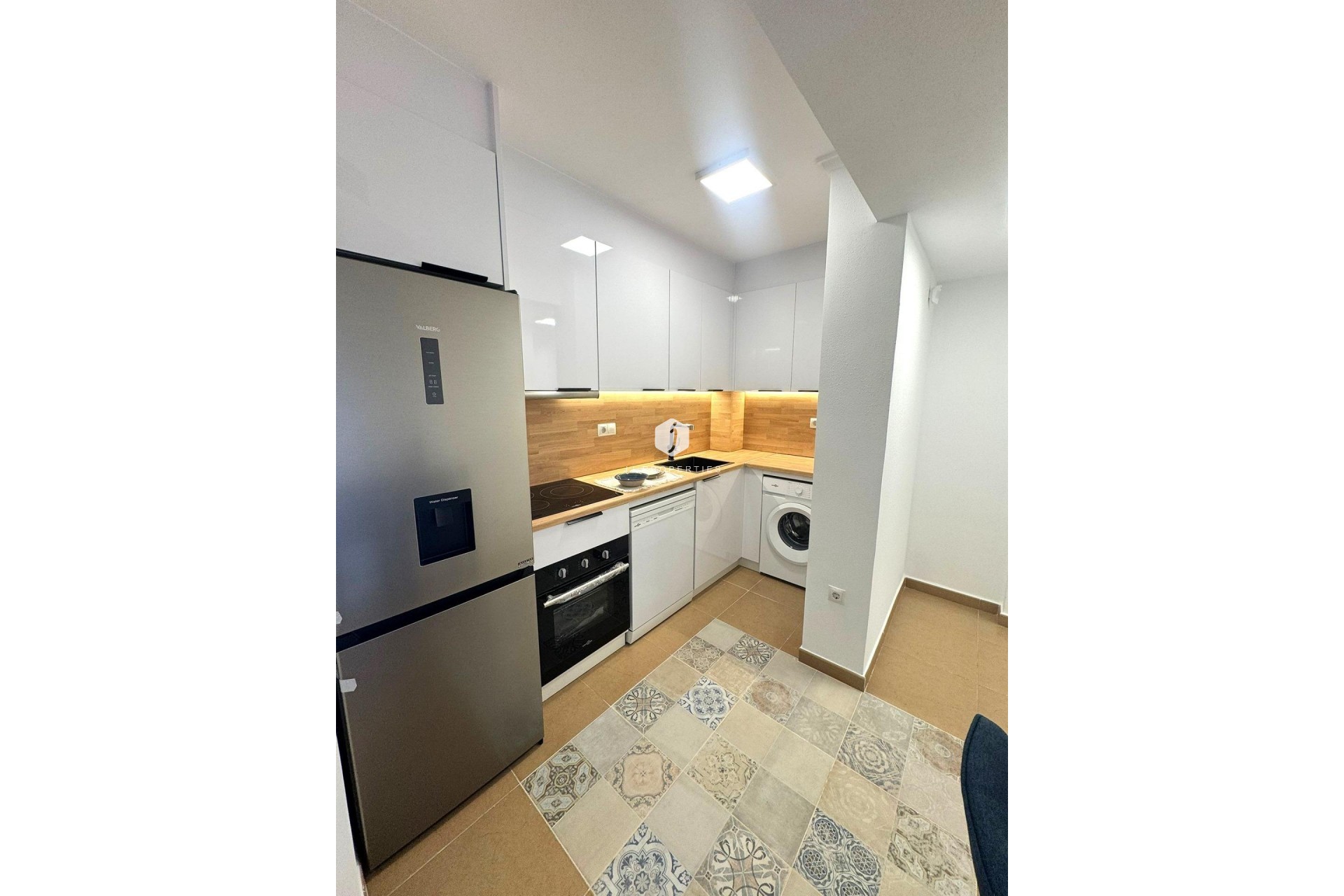 Segunda mano - Apartamento / piso -
Torrevieja - Centro - Muelle Pesquero