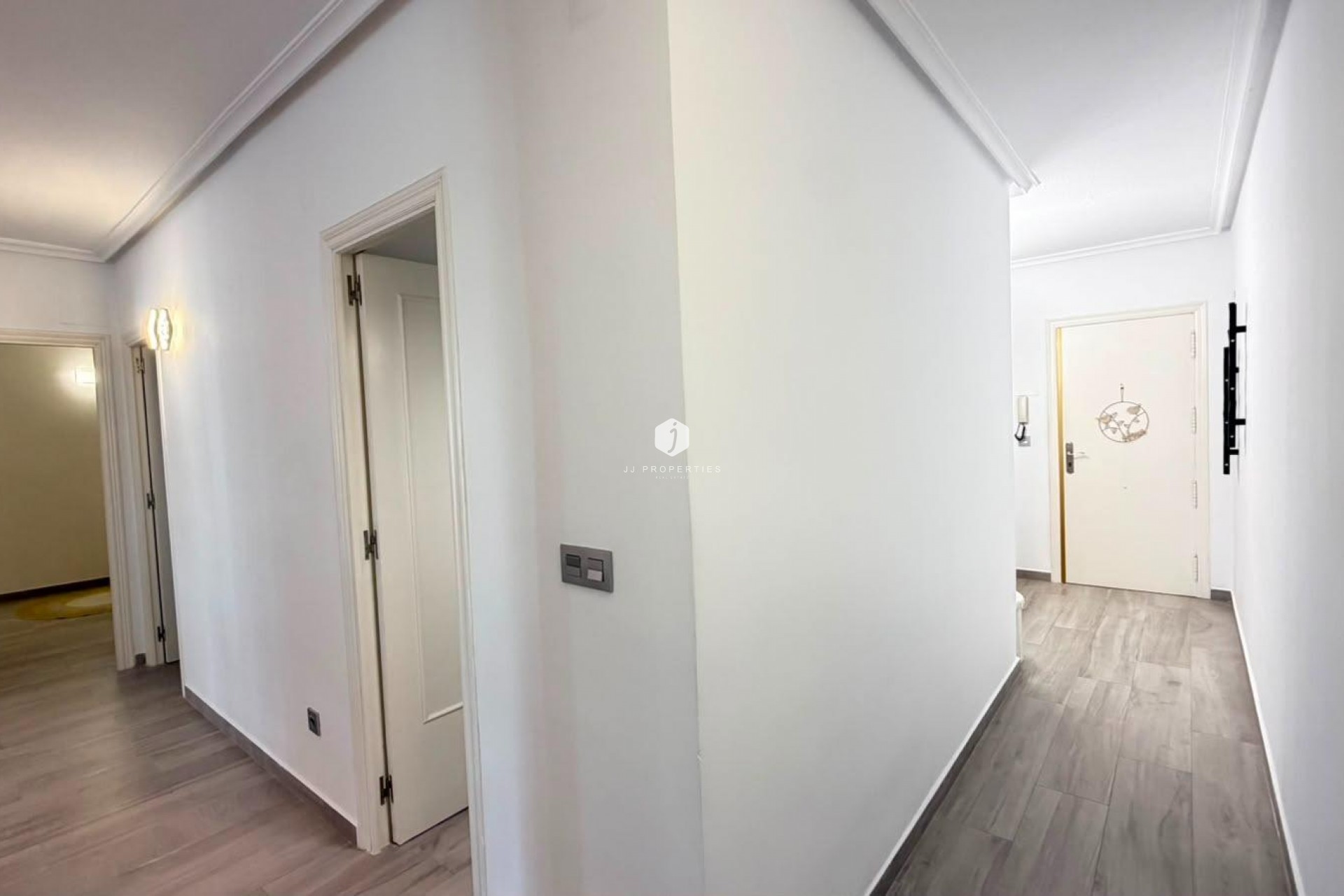 Segunda mano - Apartamento / piso -
Torrevieja - Centro - Muelle Pesquero