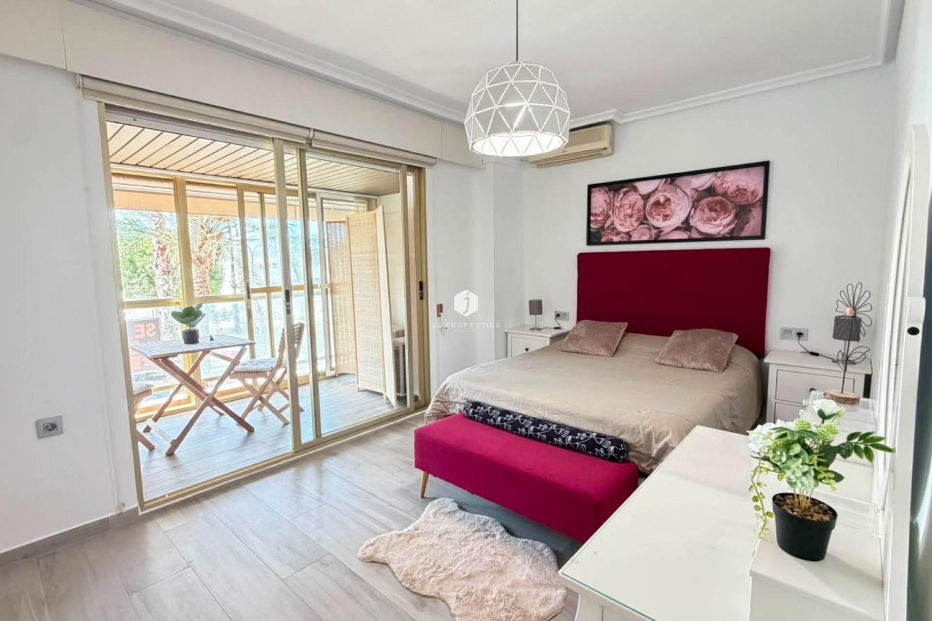 Segunda mano - Apartamento / piso -
Torrevieja - Centro - Muelle Pesquero