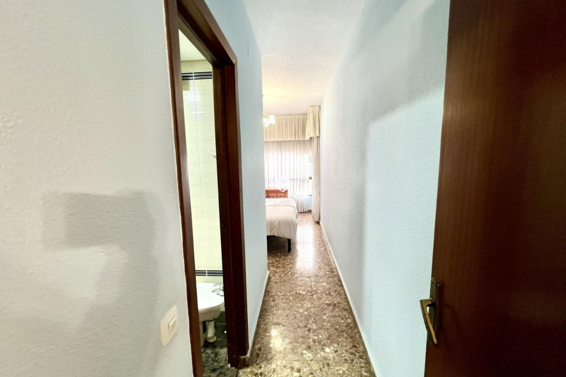 Segunda mano - Apartamento / piso -
Torrevieja - Centro