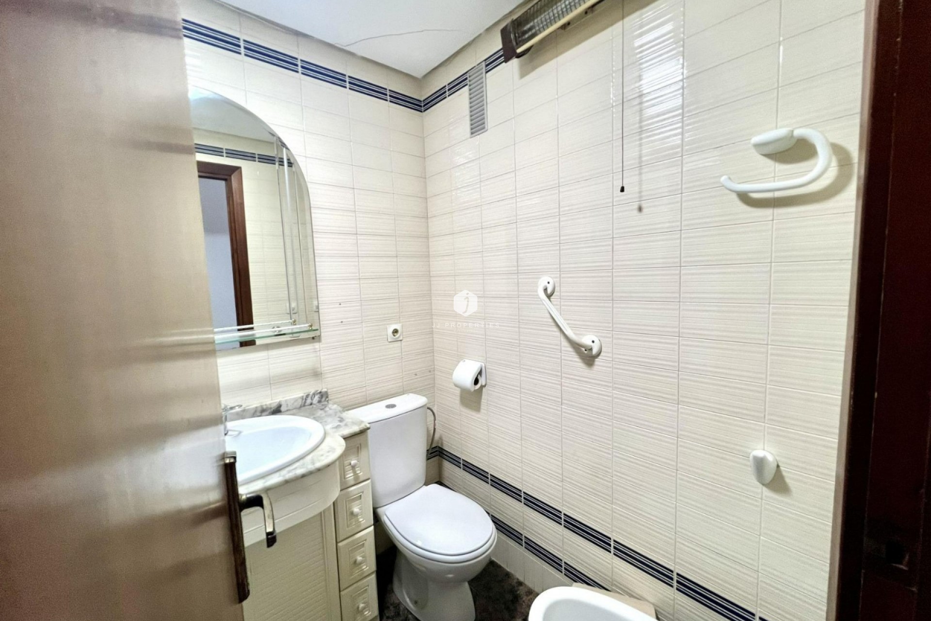 Segunda mano - Apartamento / piso -
Torrevieja - Centro