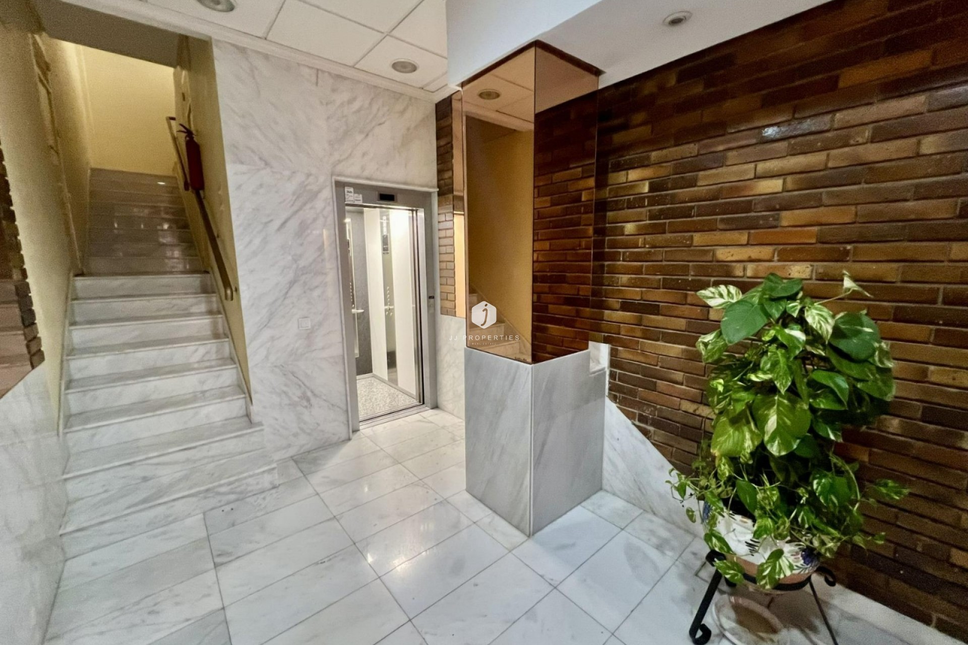 Segunda mano - Apartamento / piso -
Torrevieja - Centro