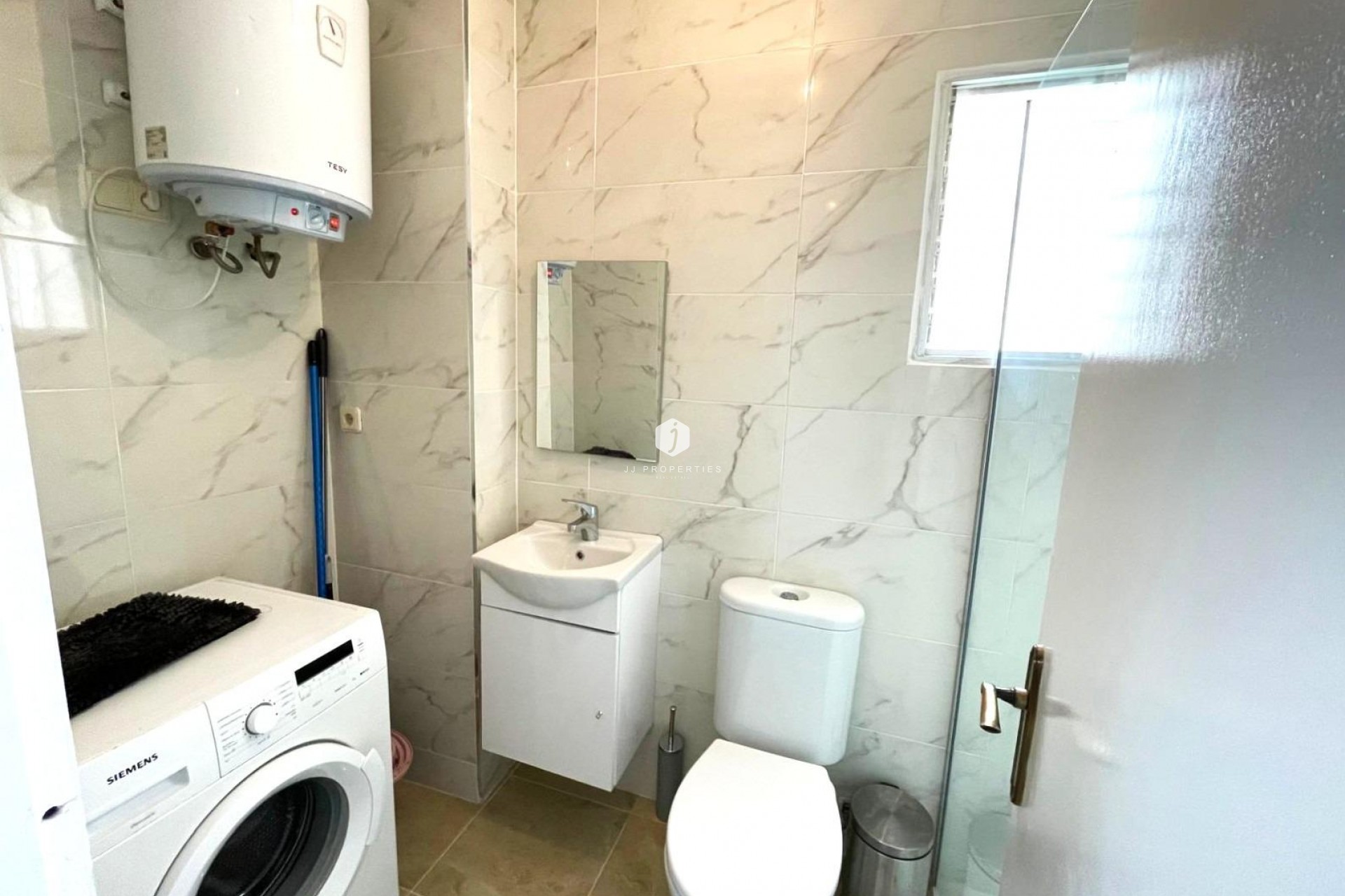 Segunda mano - Apartamento / piso -
Torrevieja - Centro