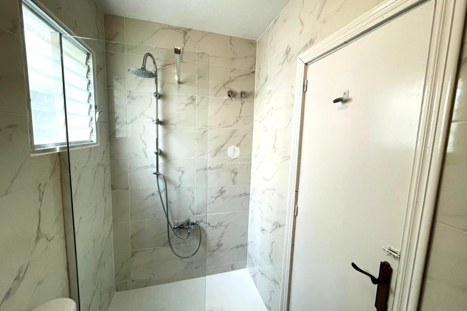 Segunda mano - Apartamento / piso -
Torrevieja - Centro