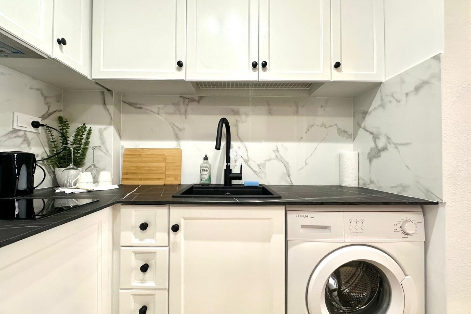 Segunda mano - Apartamento / piso -
Torrevieja - Centro