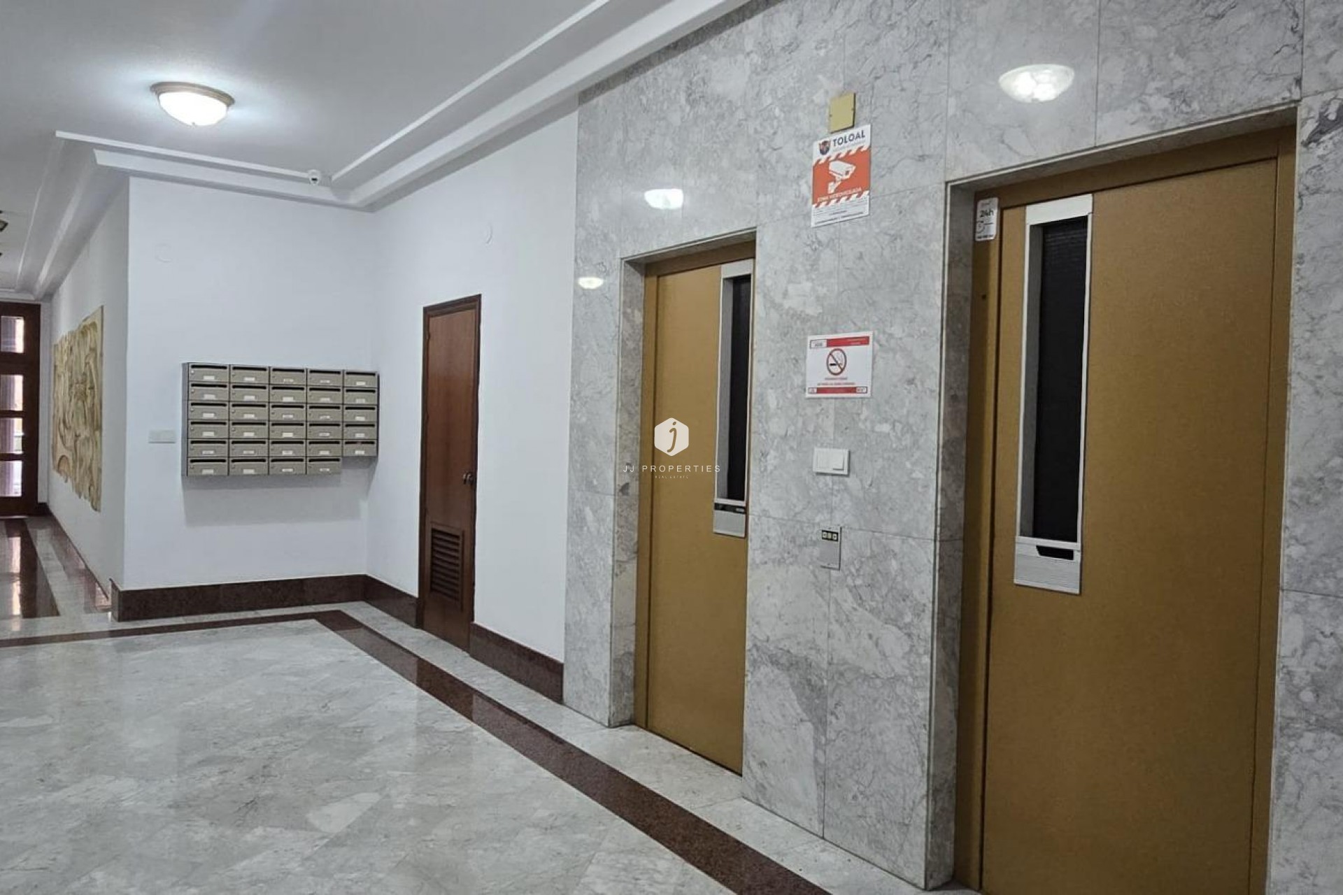 Segunda mano - Apartamento / piso -
Torrevieja - Centro