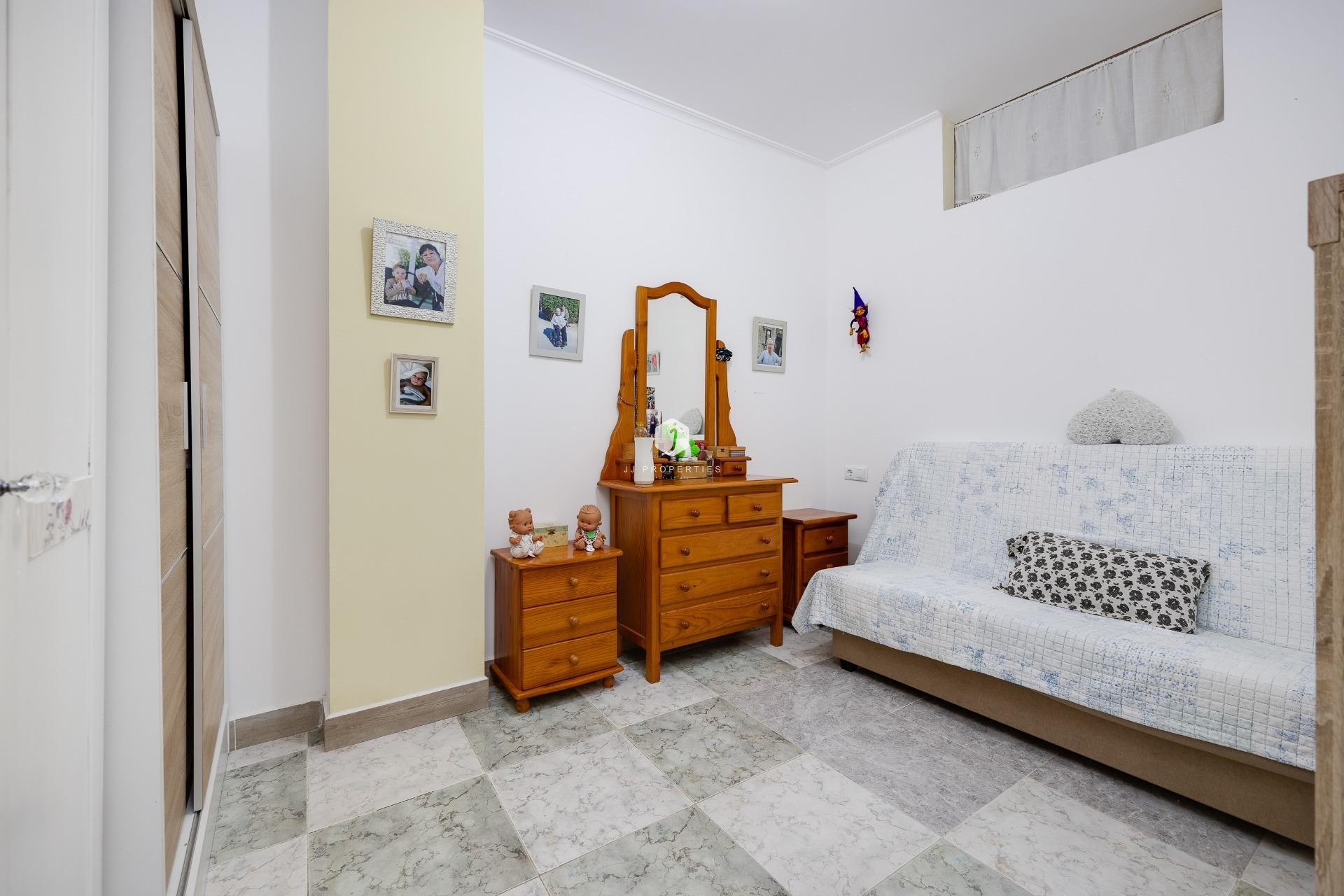 Segunda mano - Apartamento / piso -
Torrevieja - Centro
