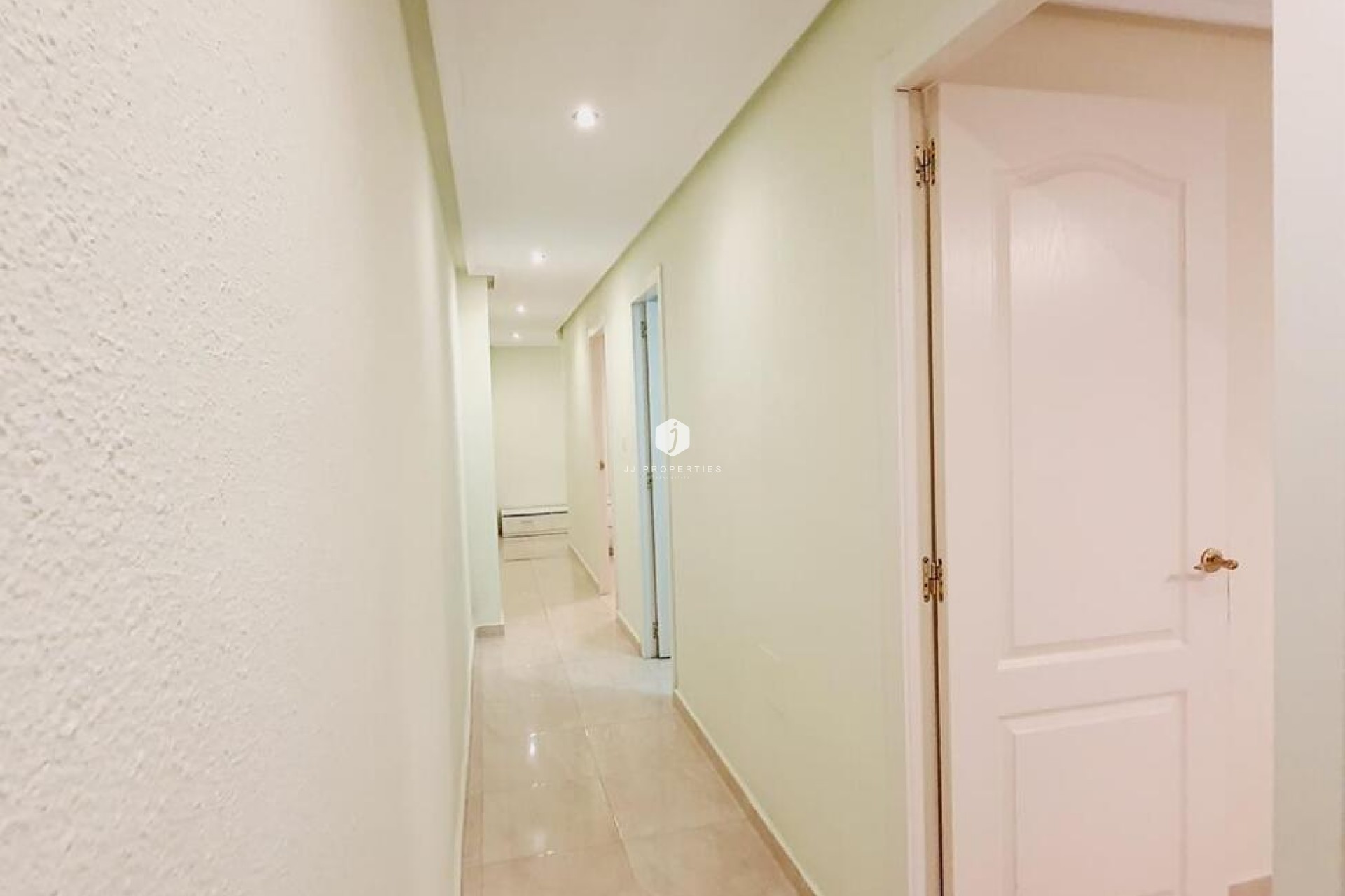 Segunda mano - Apartamento / piso -
Torrevieja - Centro