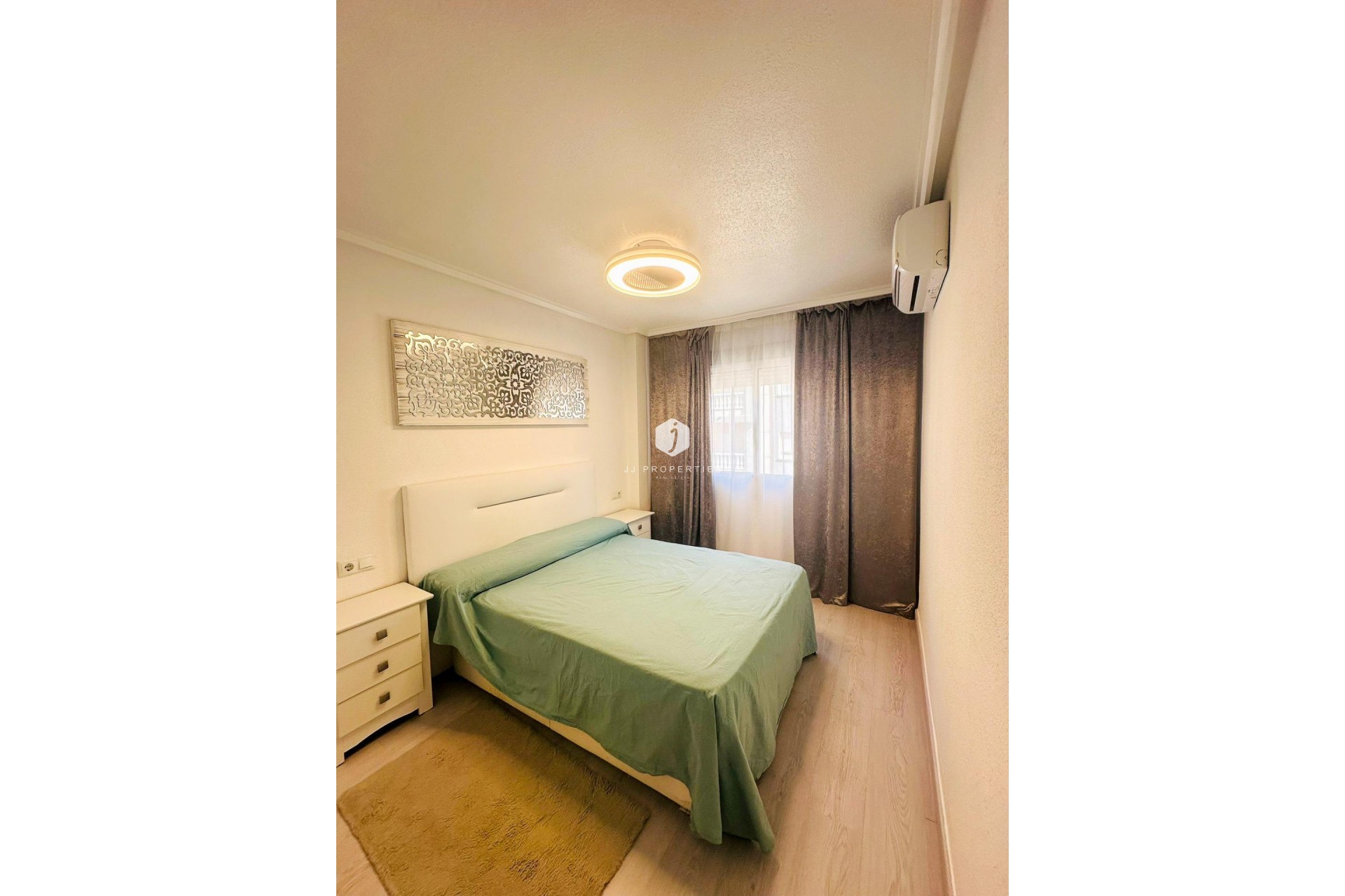 Segunda mano - Apartamento / piso -
Torrevieja - Centro