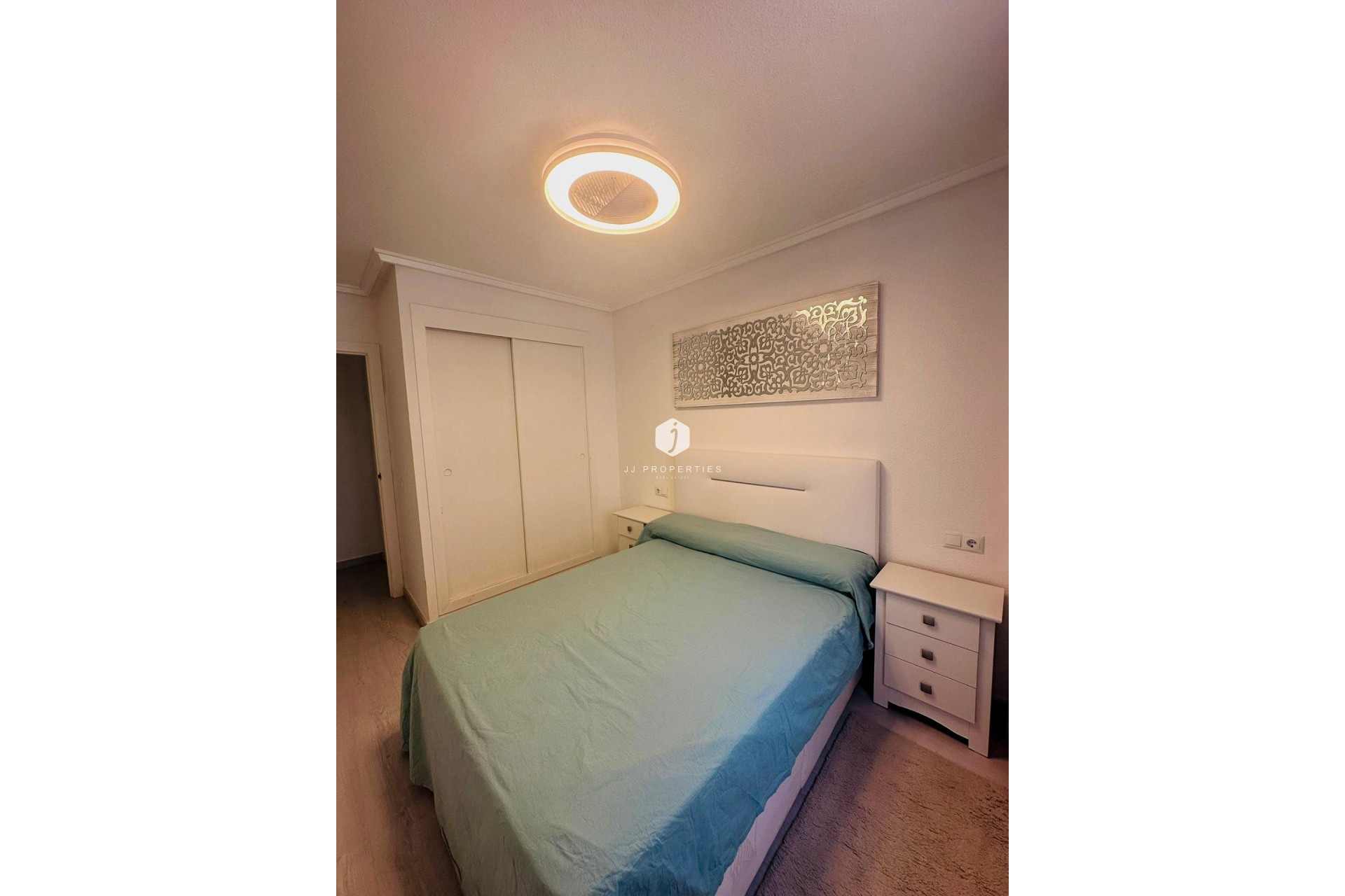 Segunda mano - Apartamento / piso -
Torrevieja - Centro