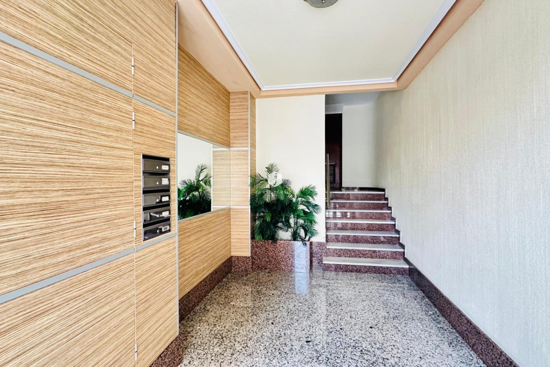 Segunda mano - Apartamento / piso -
Torrevieja - Centro