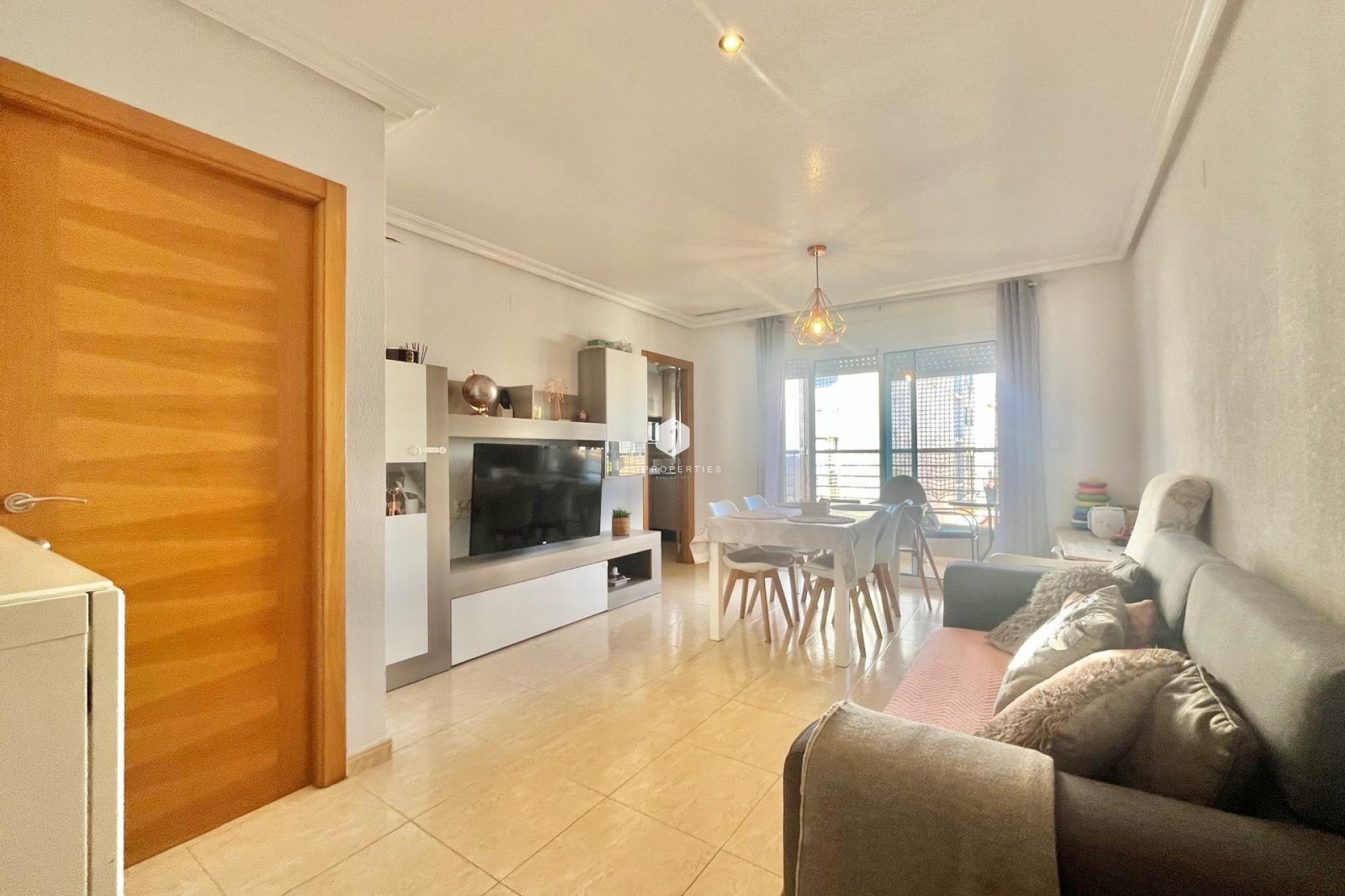 Segunda mano - Apartamento / piso -
Torrevieja - Centro