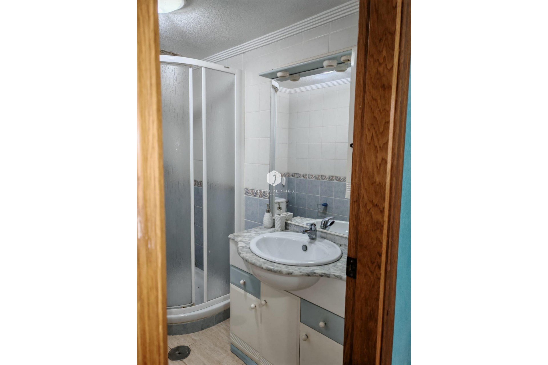 Segunda mano - Apartamento / piso -
Torrevieja - Centro