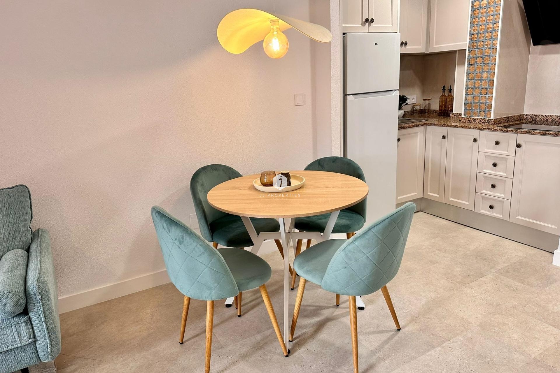 Segunda mano - Apartamento / piso -
Torrevieja - Centro