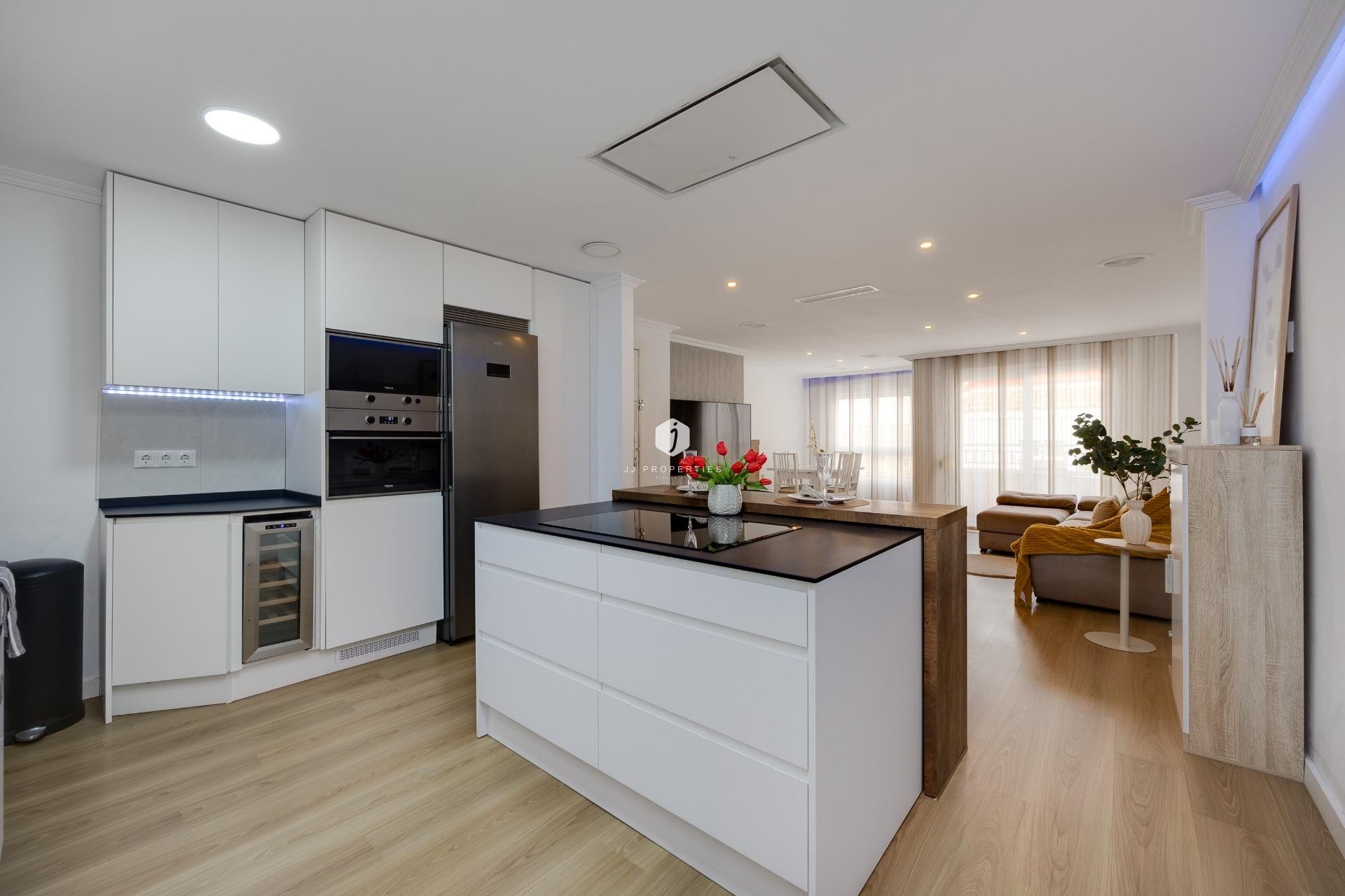 Segunda mano - Apartamento / piso -
Torrevieja - Centro