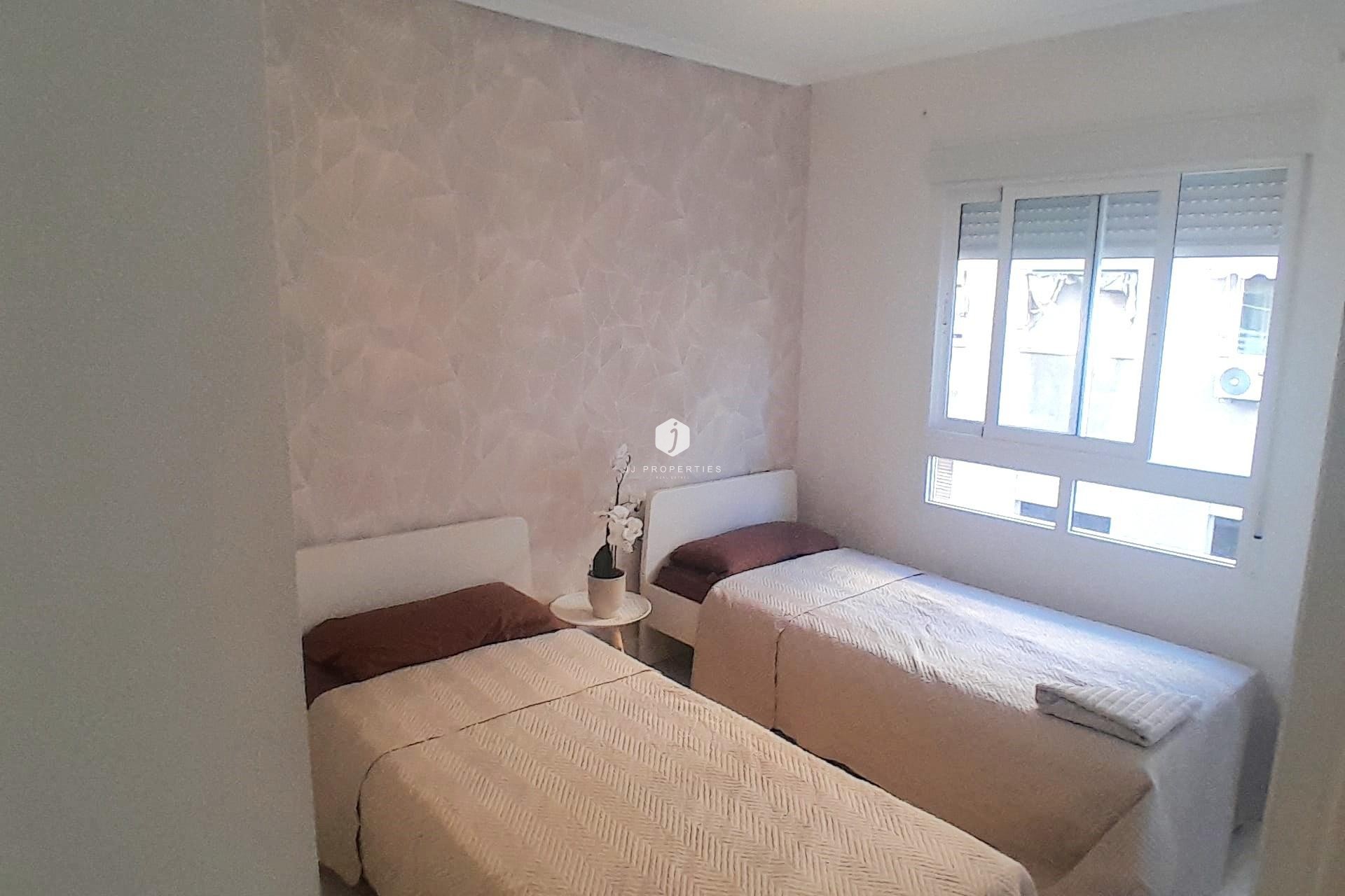 Segunda mano - Apartamento / piso -
Torrevieja - Centro