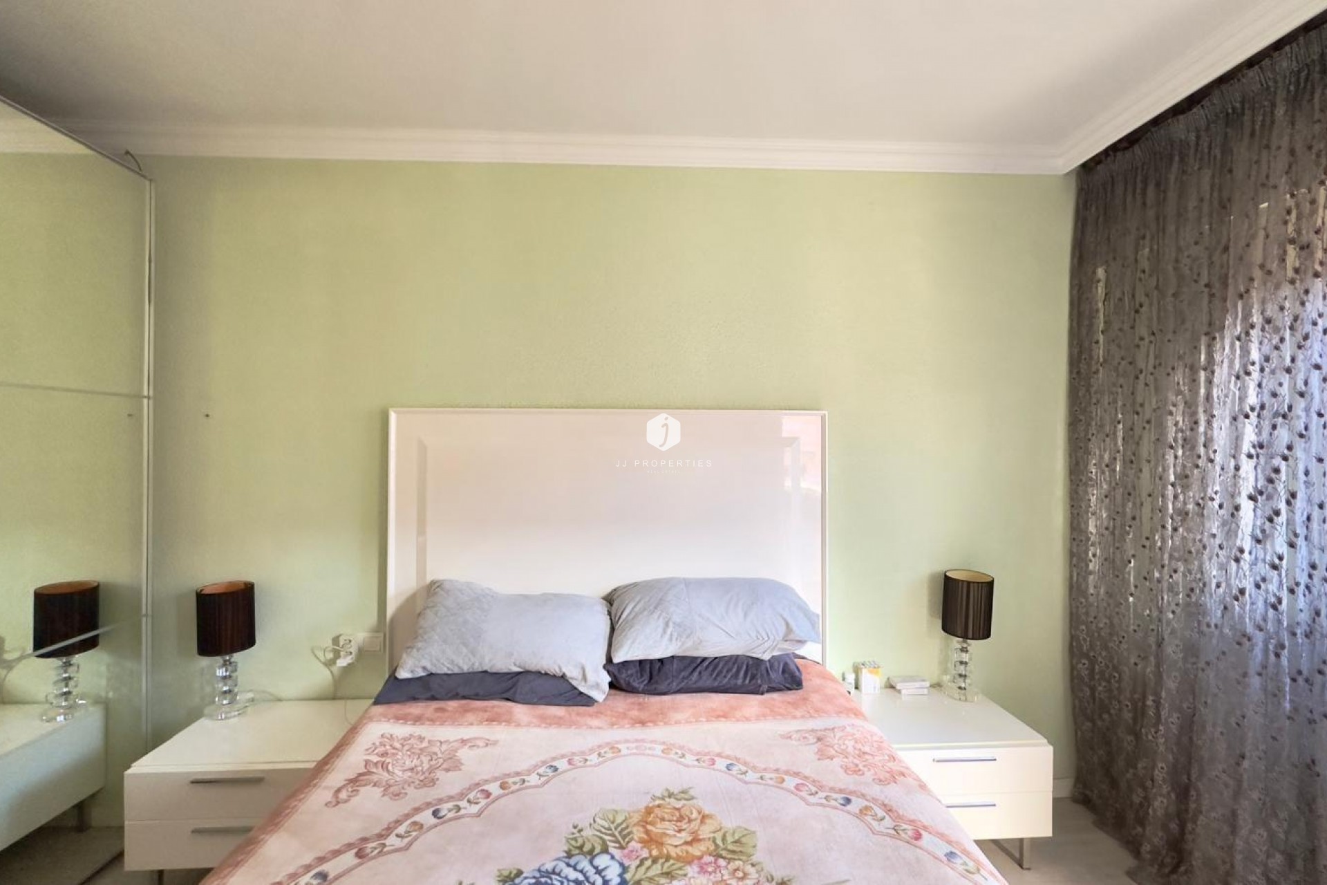 Segunda mano - Apartamento / piso -
Torrevieja - Centro