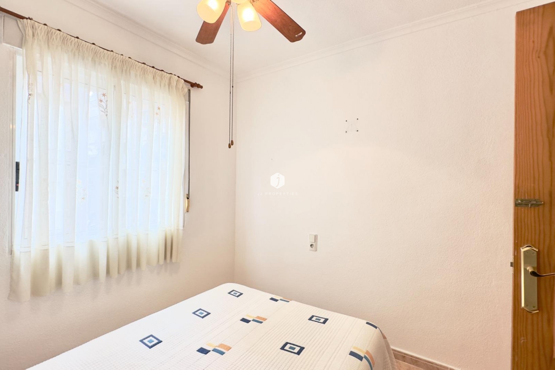 Segunda mano - Apartamento / piso -
Torrevieja - Centro
