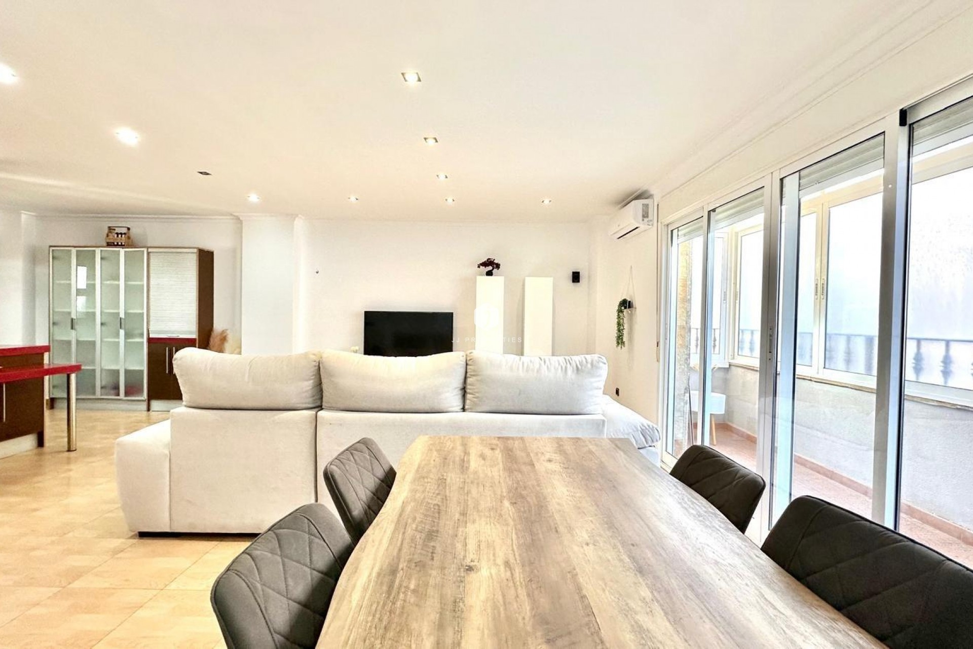 Segunda mano - Apartamento / piso -
Torrevieja - Centro