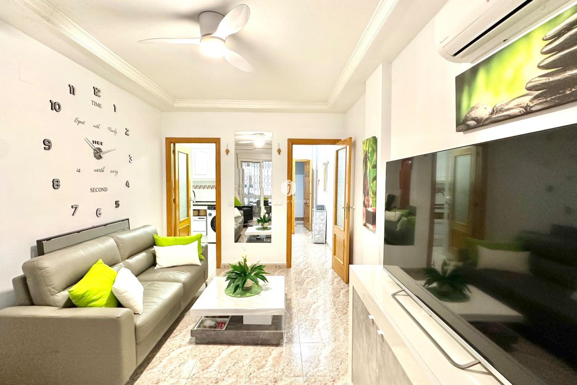 Segunda mano - Apartamento / piso -
Torrevieja - Centro