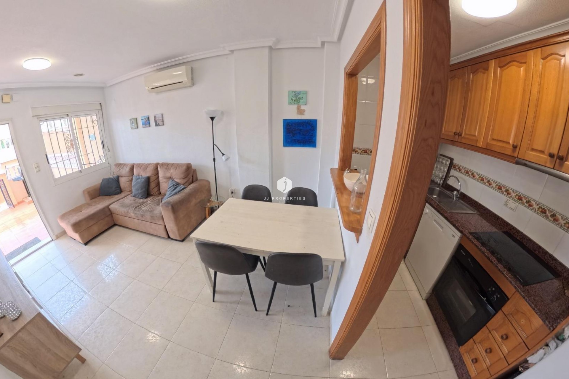 Segunda mano - Apartamento / piso -
Torrevieja - Centro