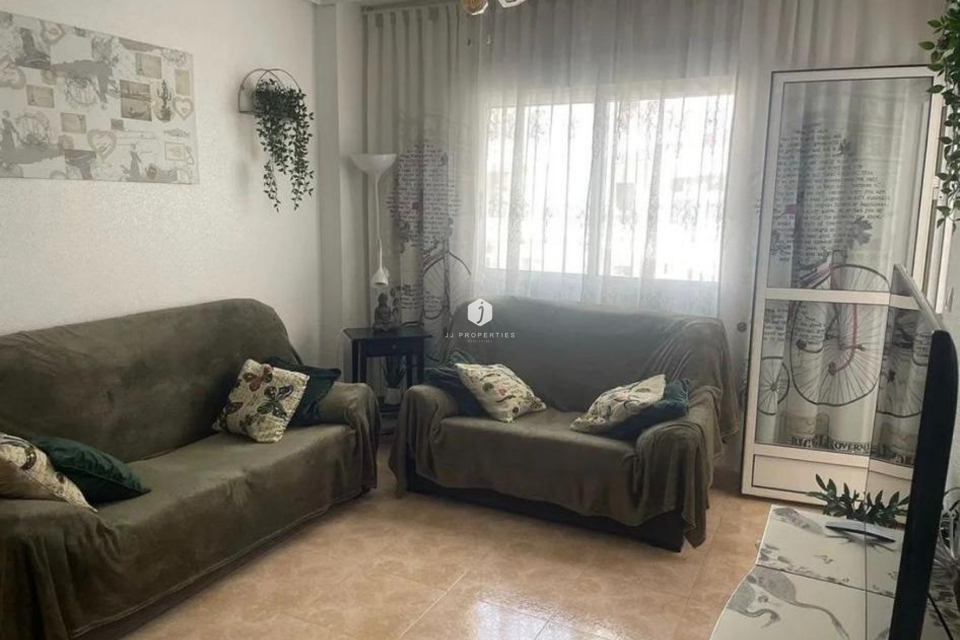 Segunda mano - Apartamento / piso -
Torrevieja - Centro