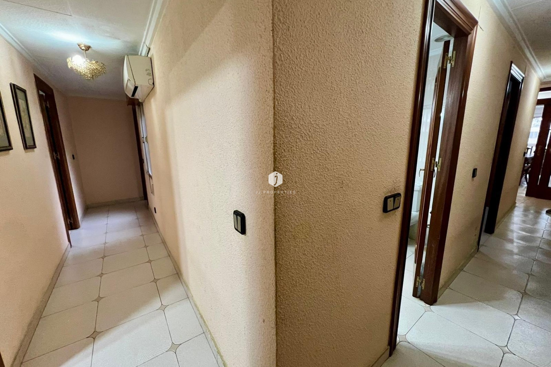 Segunda mano - Apartamento / piso -
Torrevieja - Centro