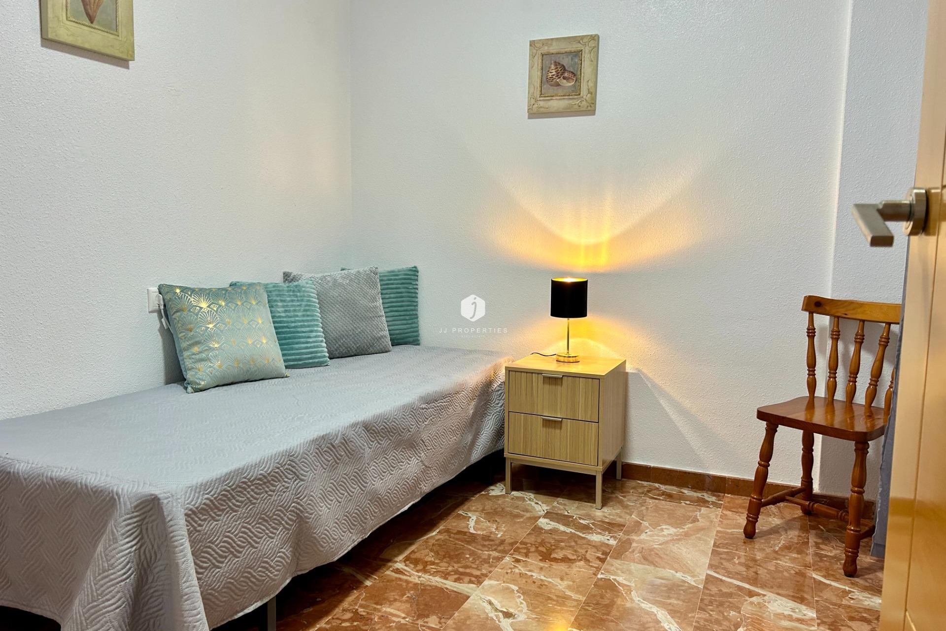 Segunda mano - Apartamento / piso -
Torrevieja - Centro