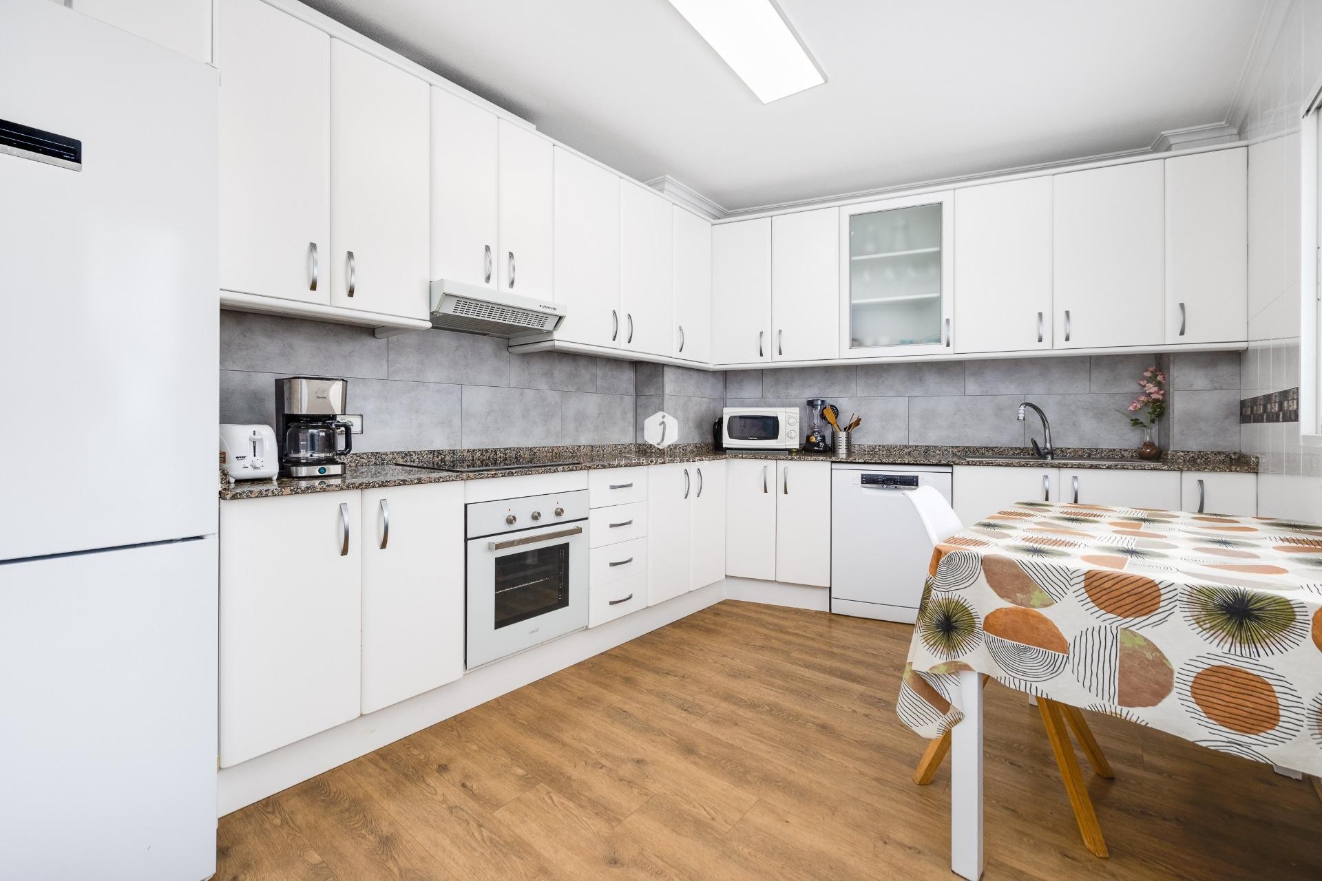 Segunda mano - Apartamento / piso -
Torrevieja - Centro