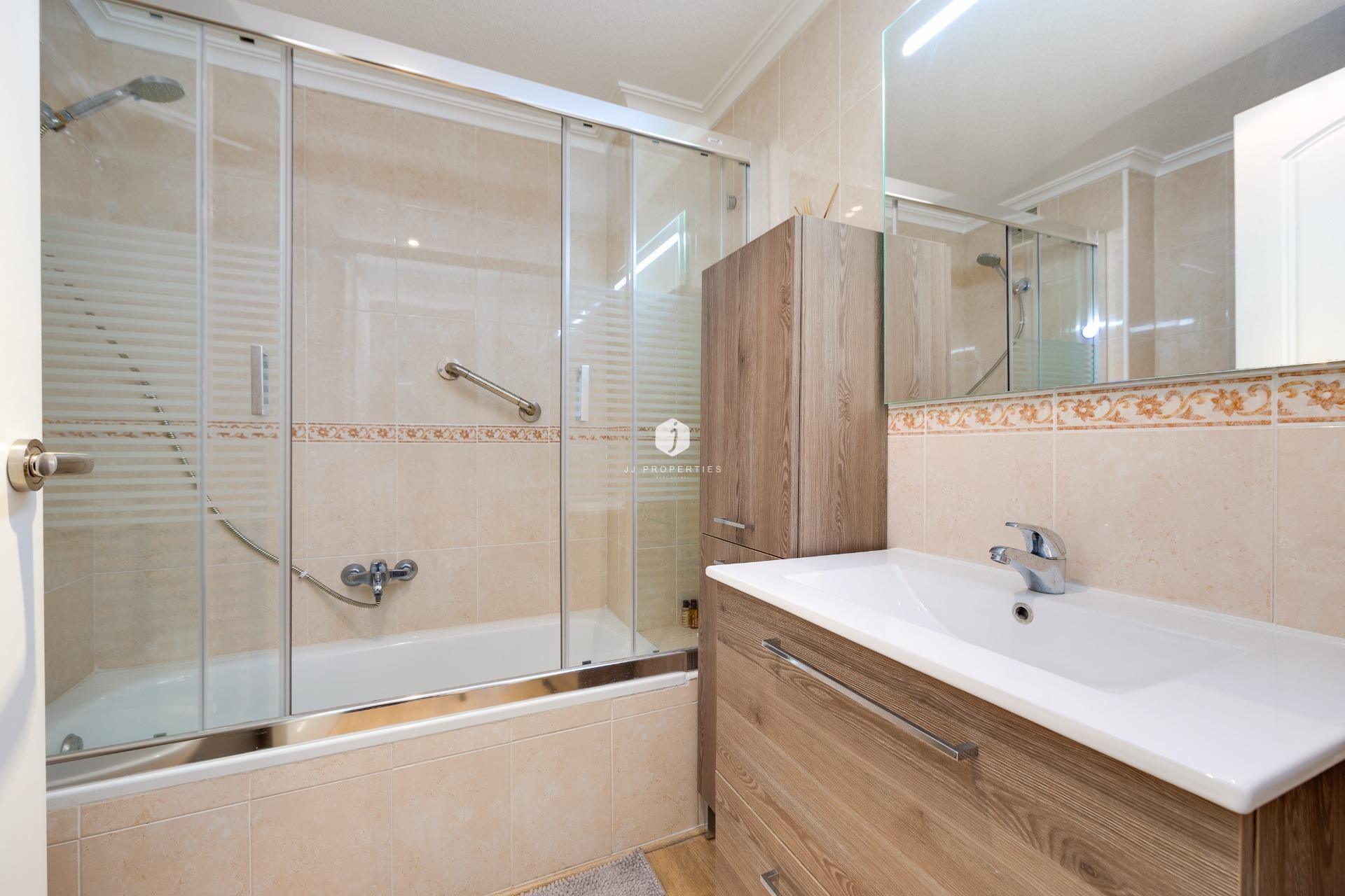 Segunda mano - Apartamento / piso -
Torrevieja - Centro