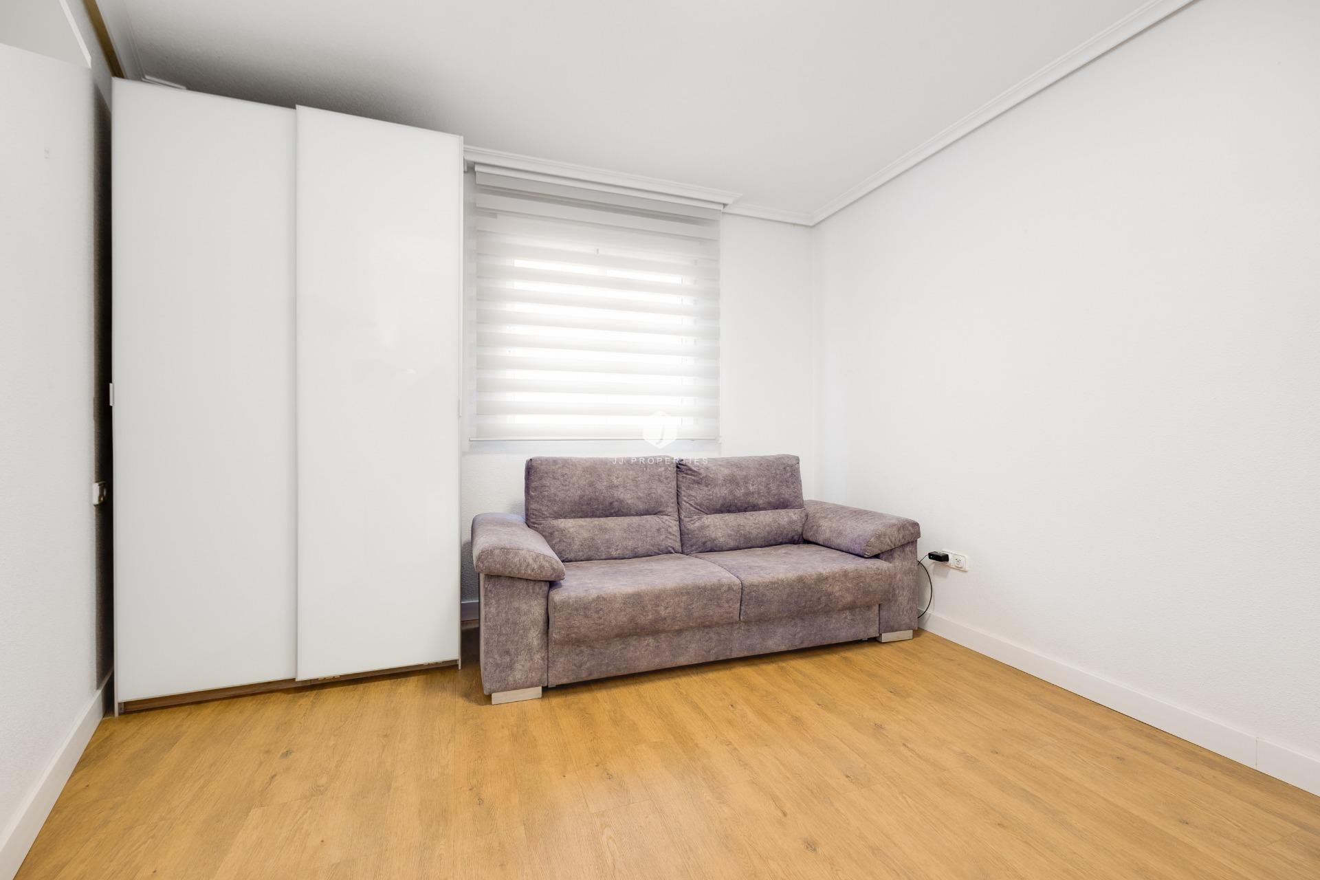 Segunda mano - Apartamento / piso -
Torrevieja - Centro