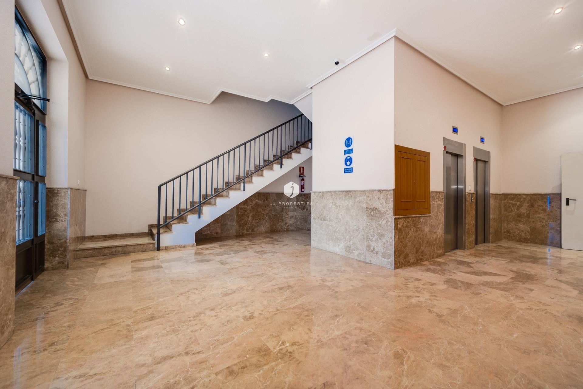 Segunda mano - Apartamento / piso -
Torrevieja - Centro