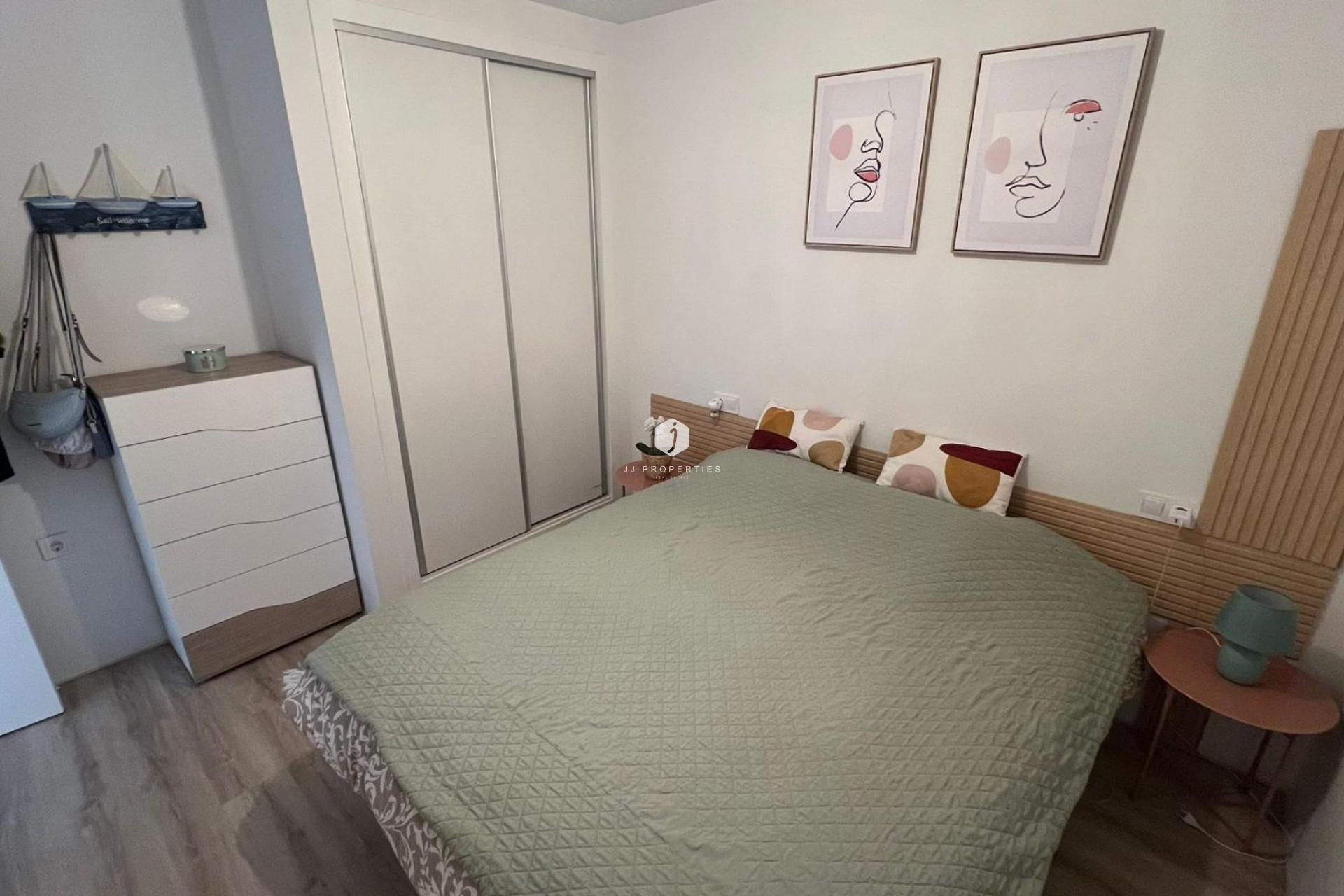 Segunda mano - Apartamento / piso -
Torrevieja - Centro