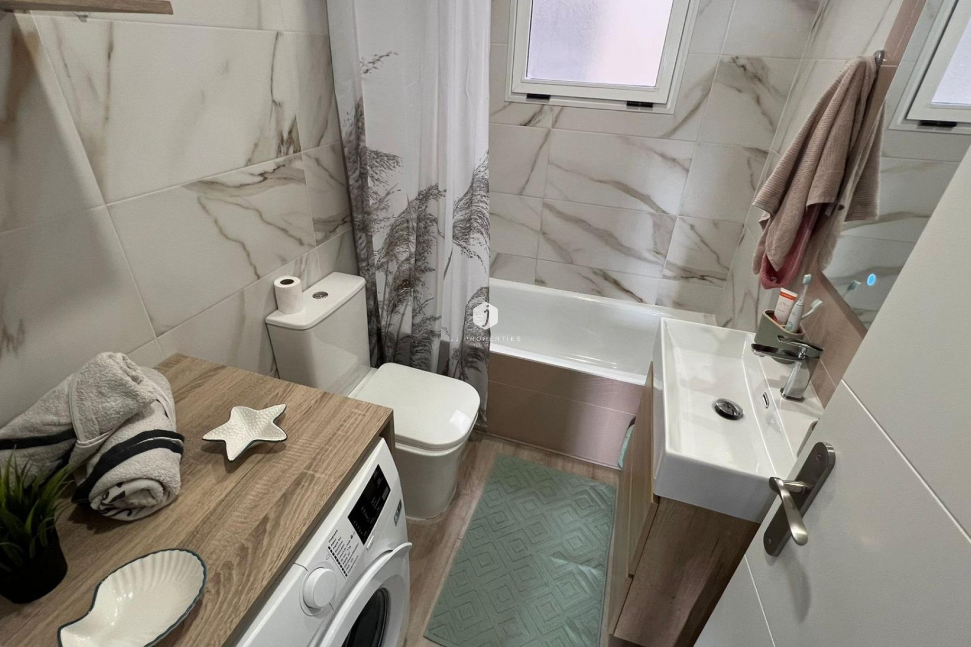 Segunda mano - Apartamento / piso -
Torrevieja - Centro