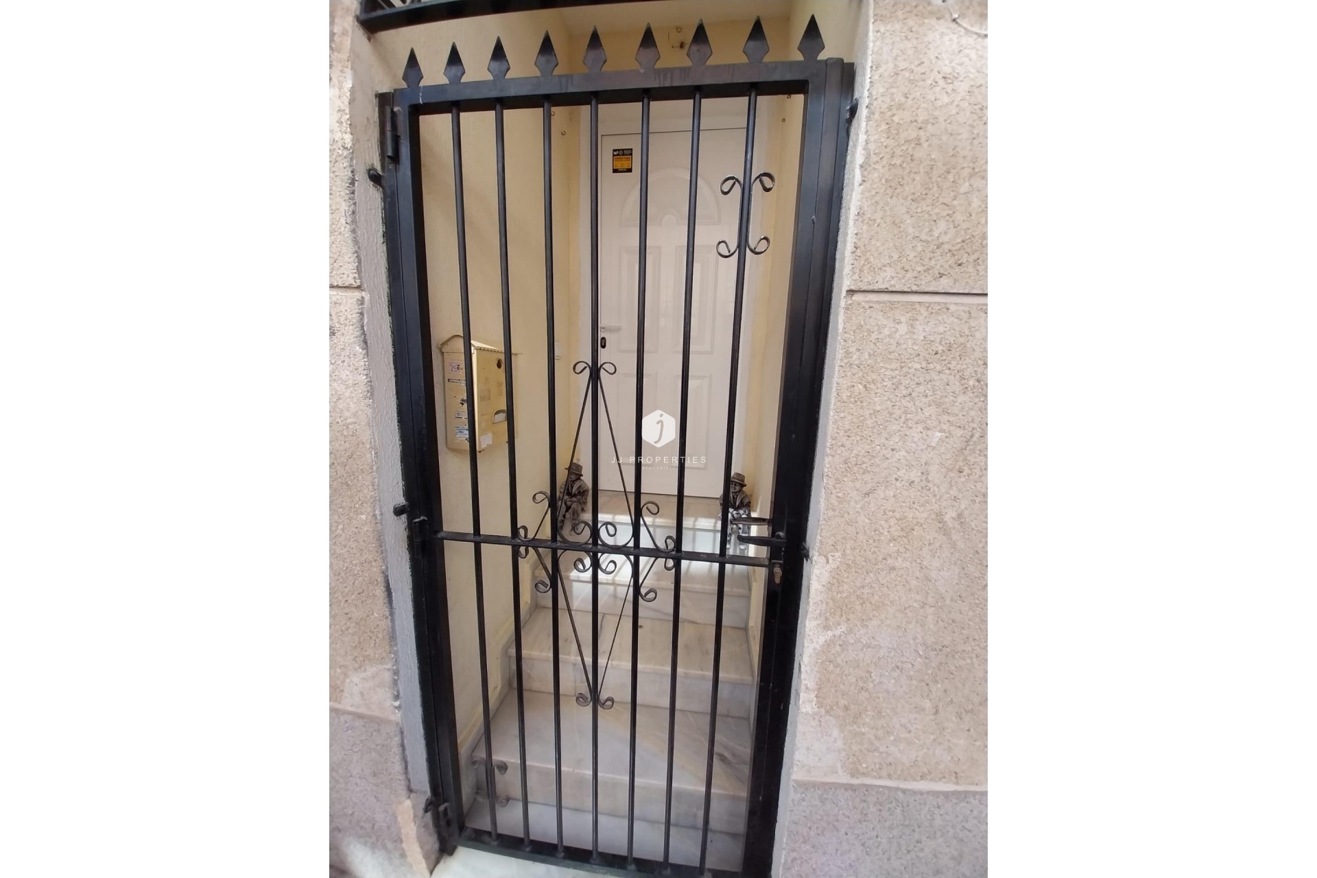 Segunda mano - Apartamento / piso -
Torrevieja - Centro