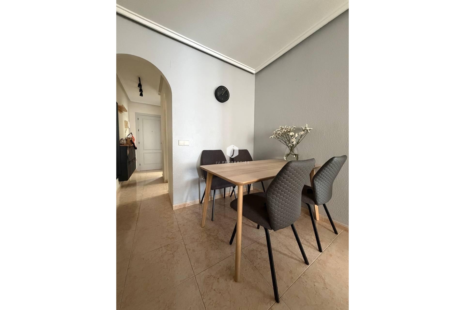 Segunda mano - Apartamento / piso -
Torrevieja - Centro