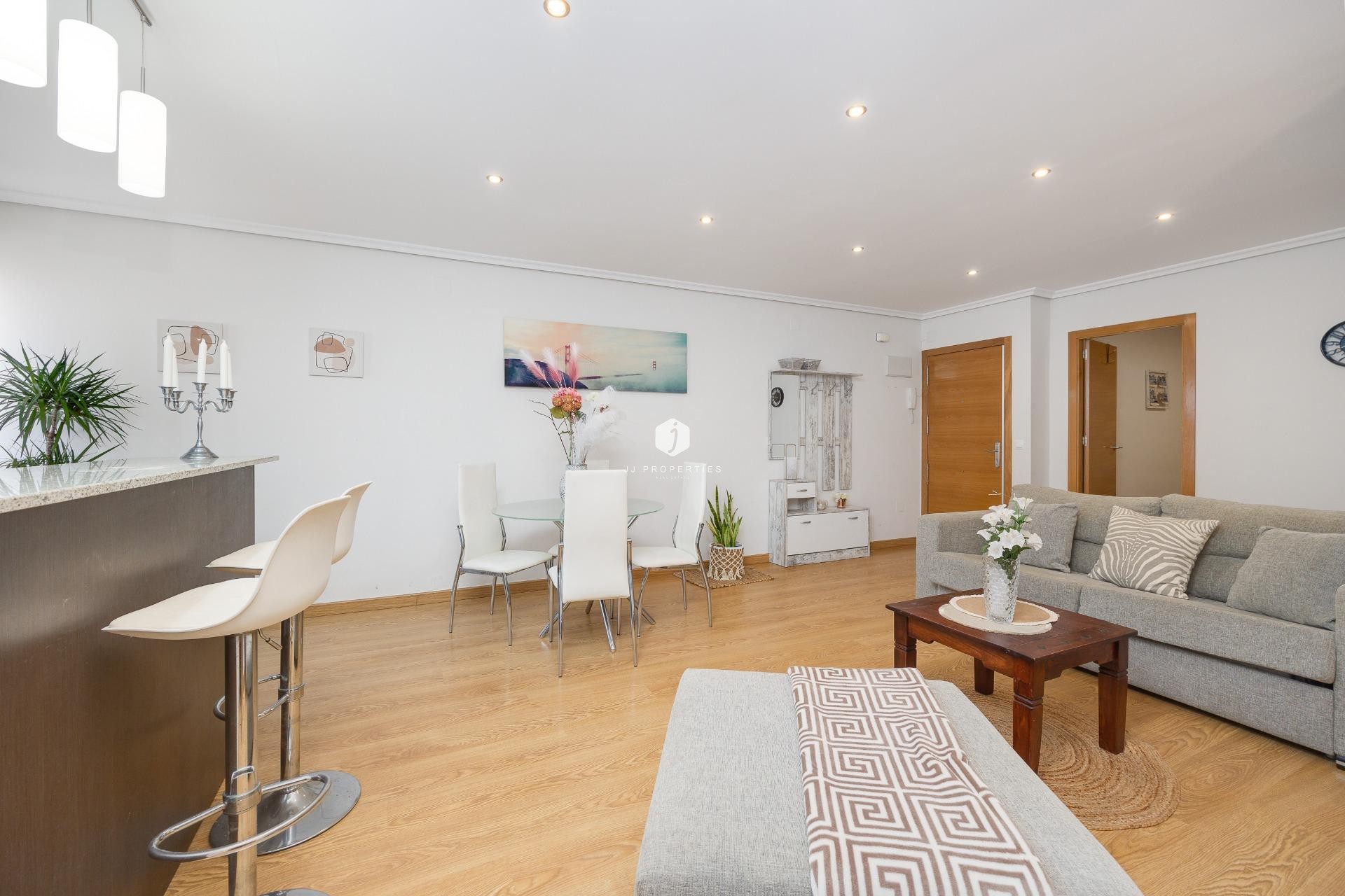 Segunda mano - Apartamento / piso -
Torrevieja - Centro